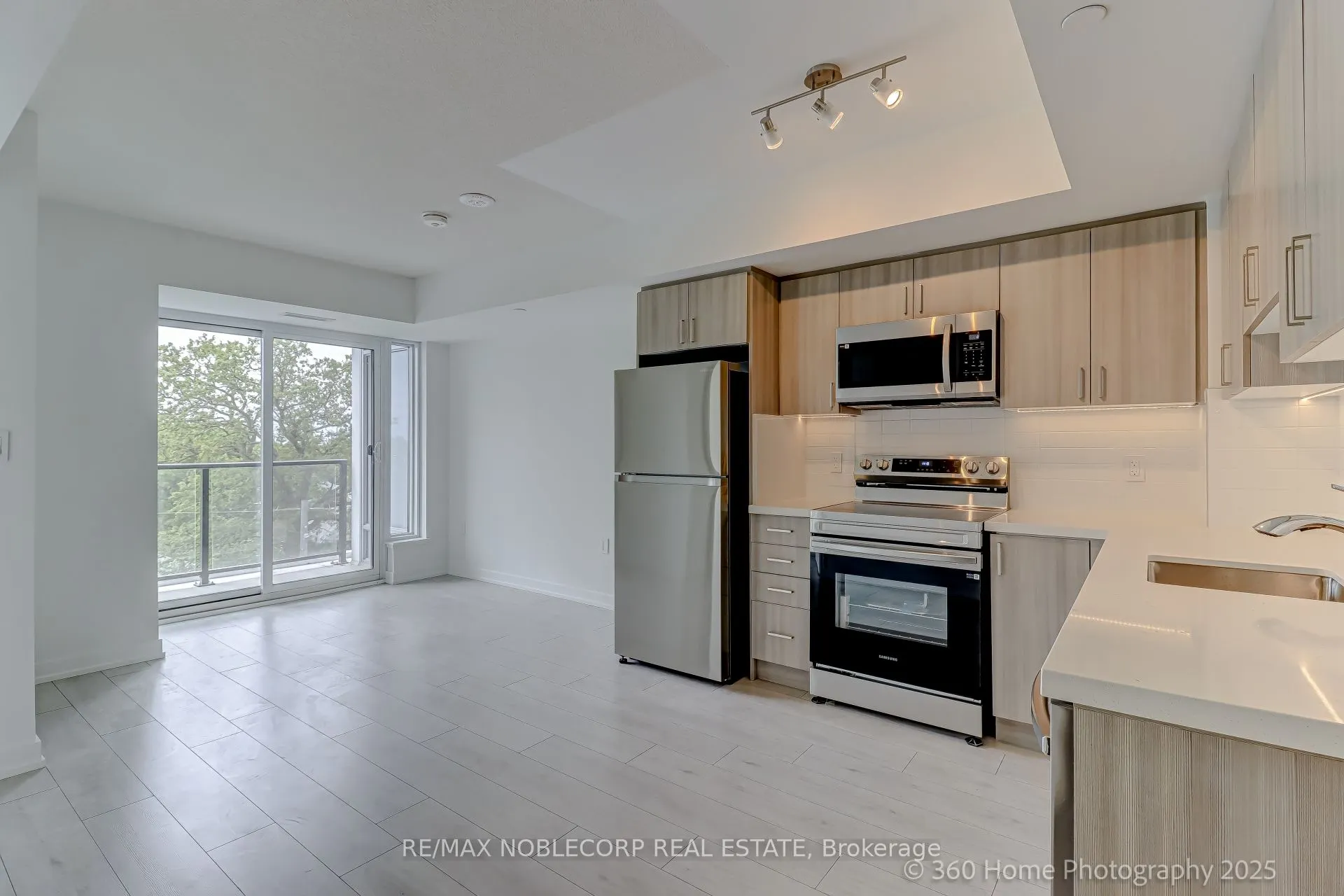 556 Marlee Avenue, #508