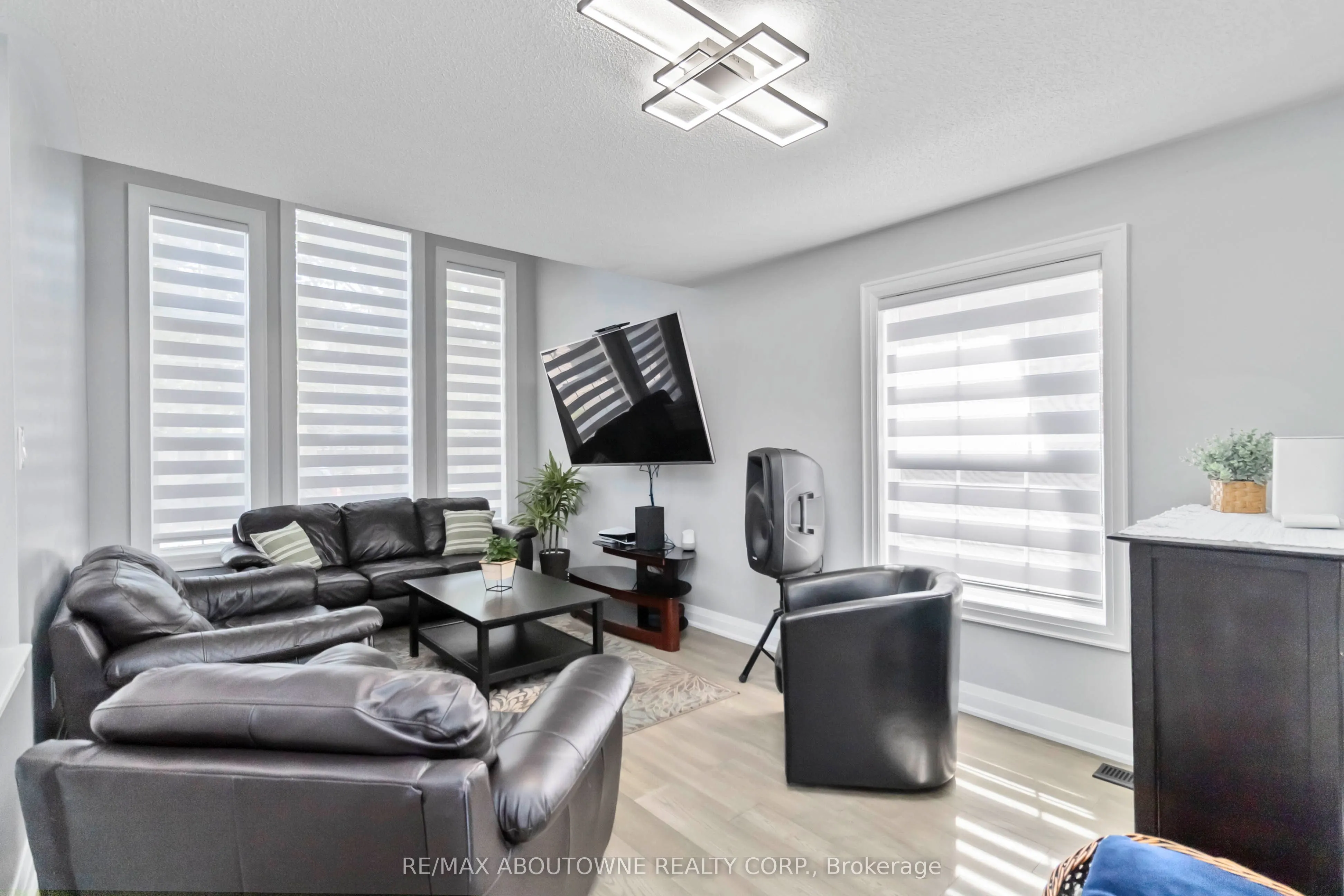 2286 Dunforest Crescent