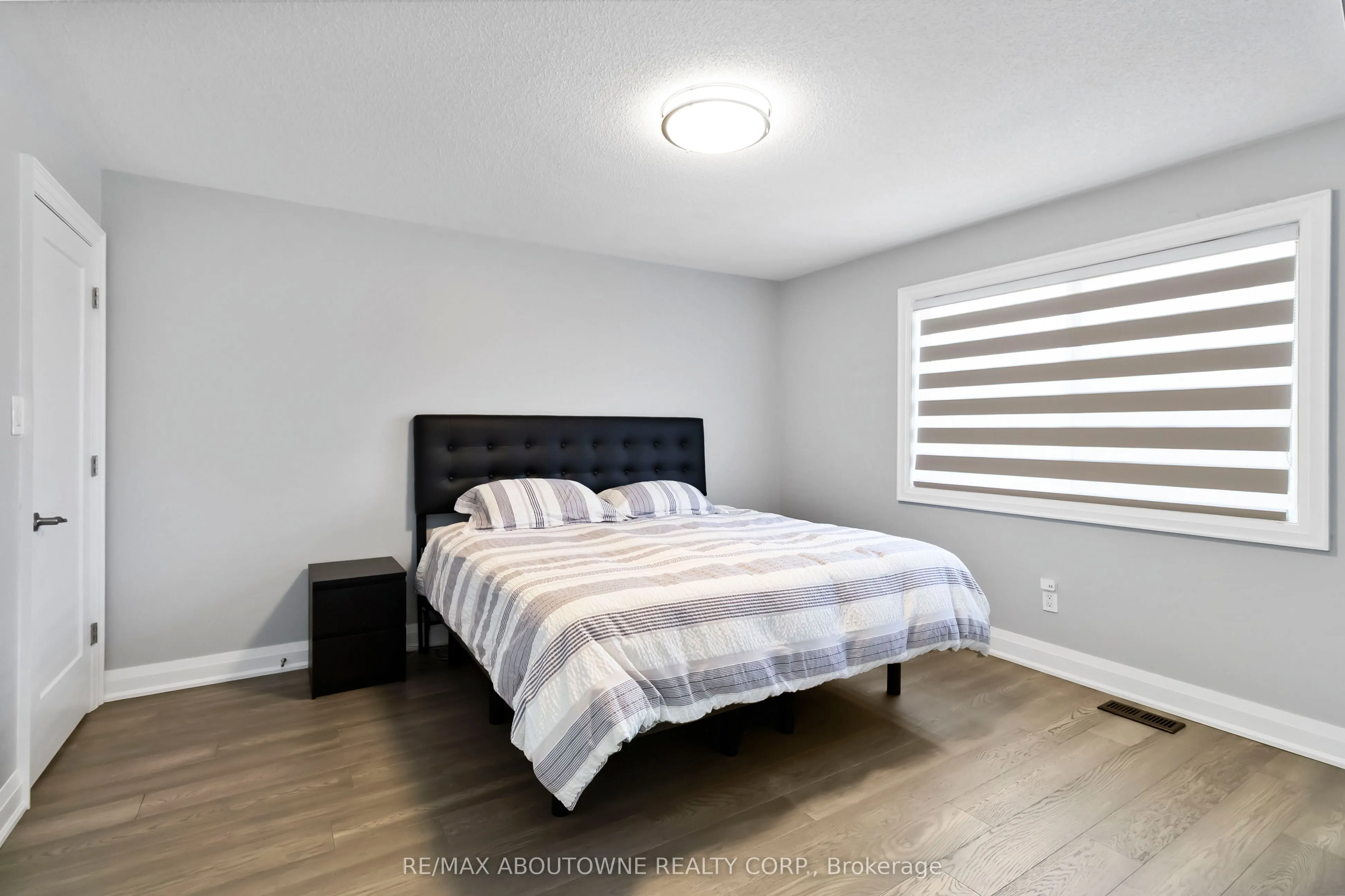 2286 Dunforest Crescent