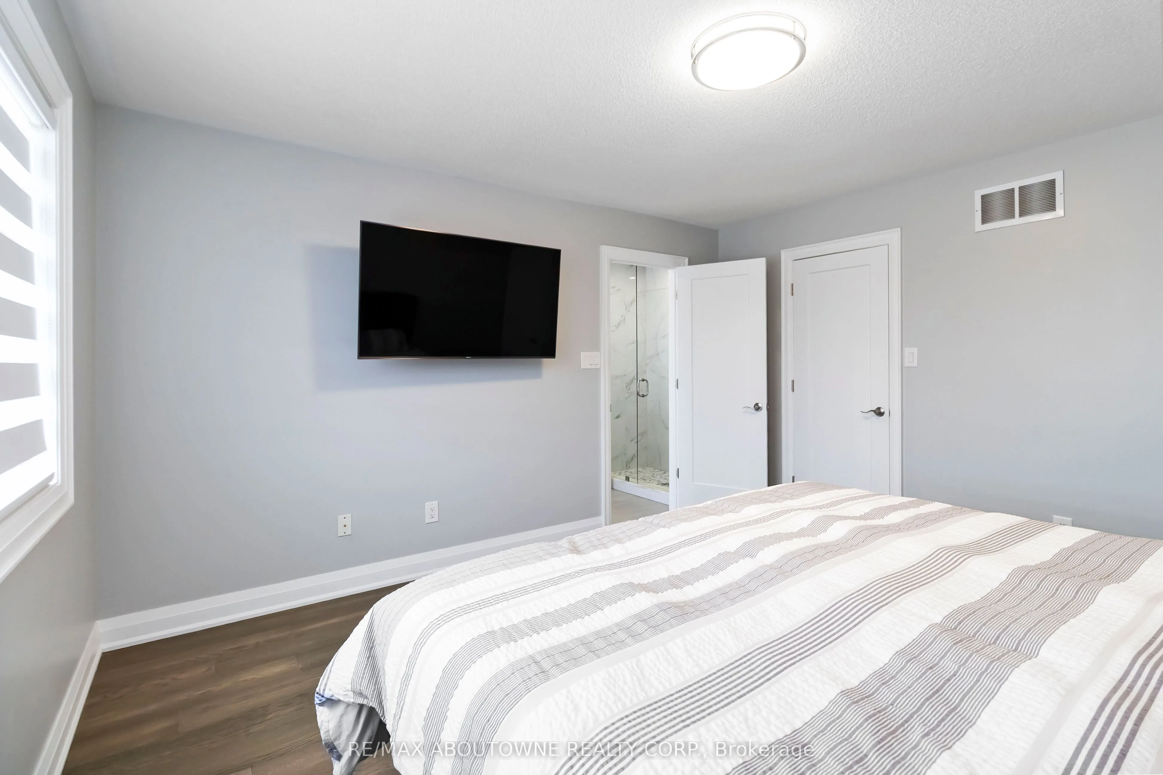 2286 Dunforest Crescent