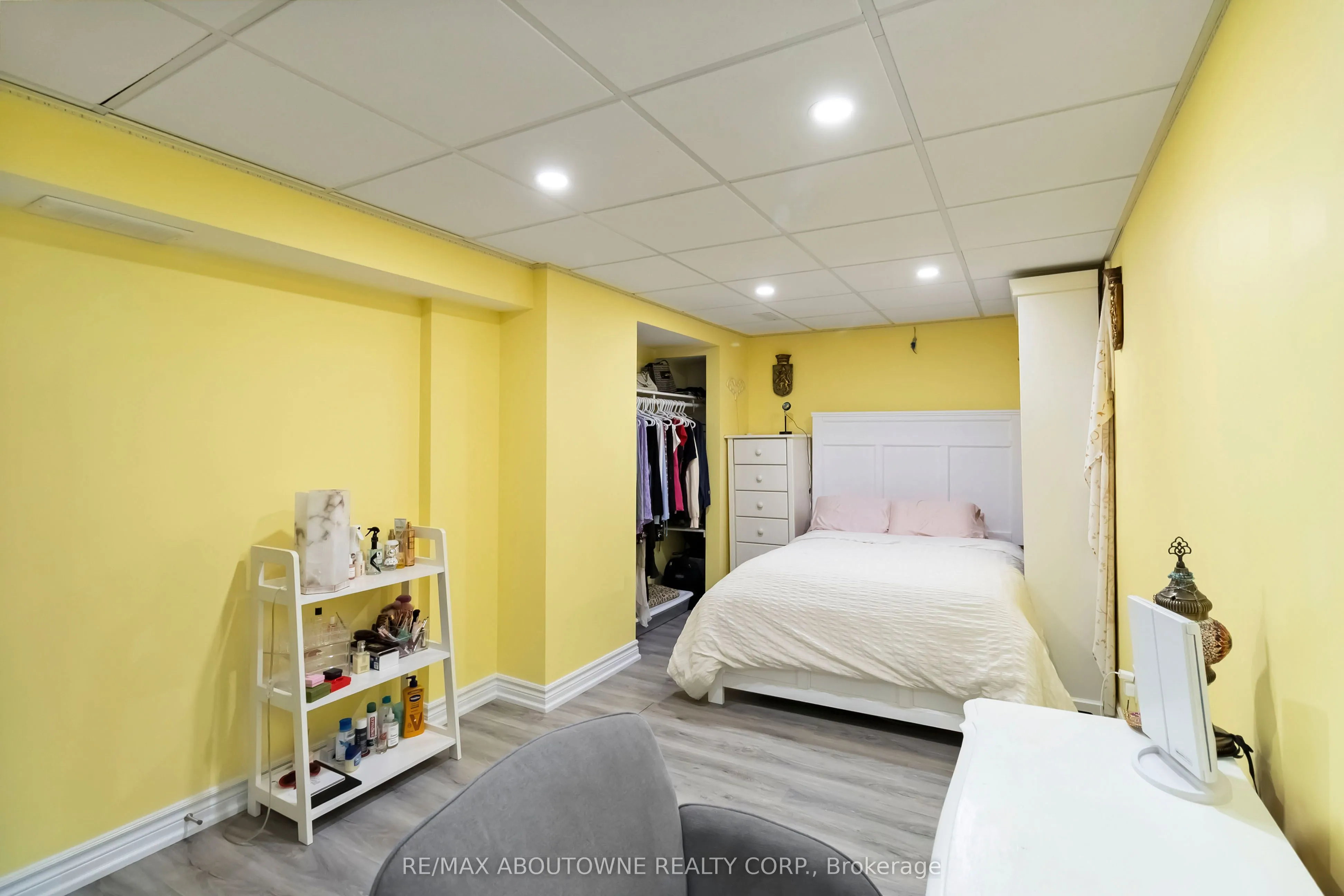 2286 Dunforest Crescent