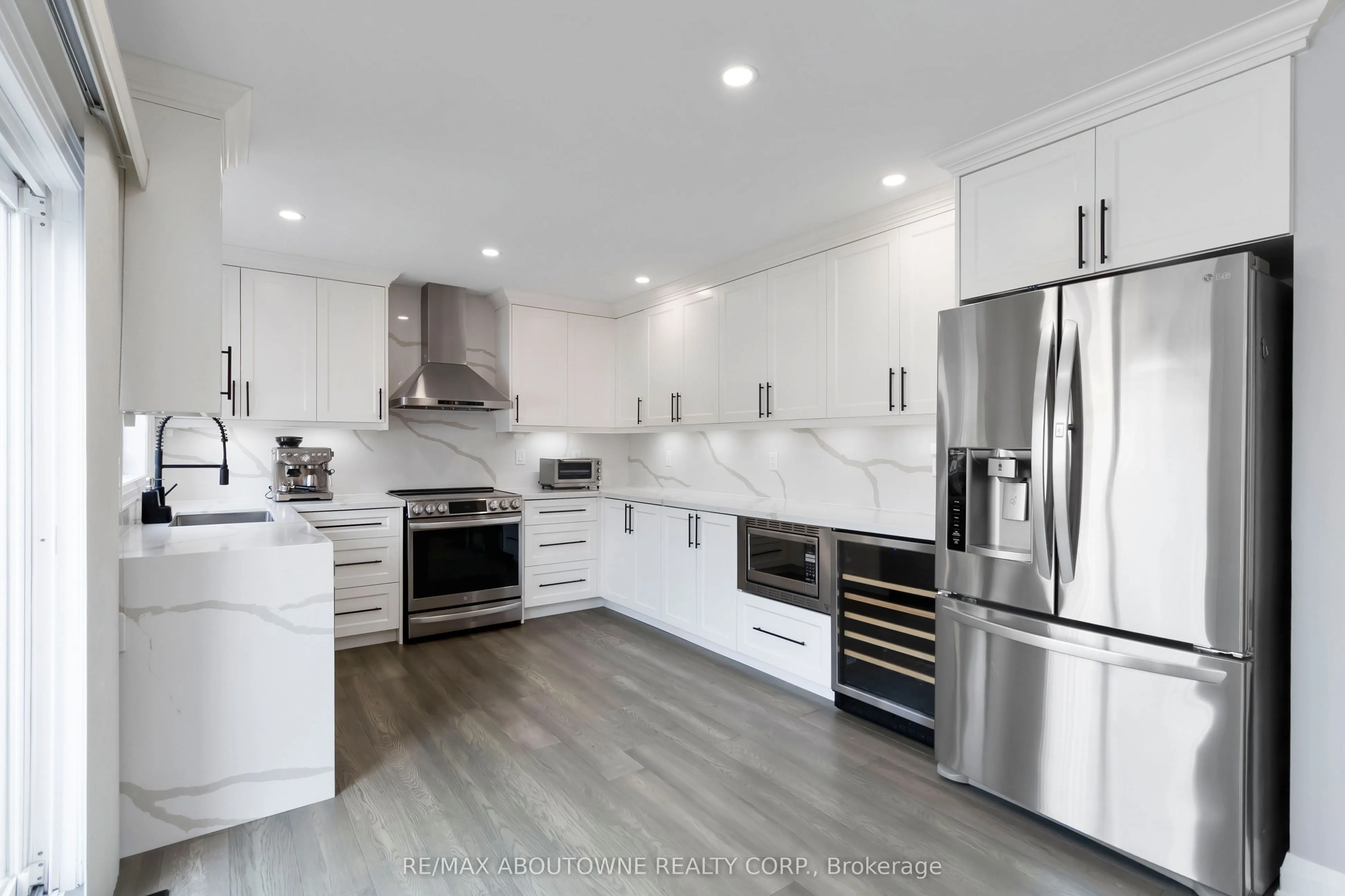 2286 Dunforest Crescent