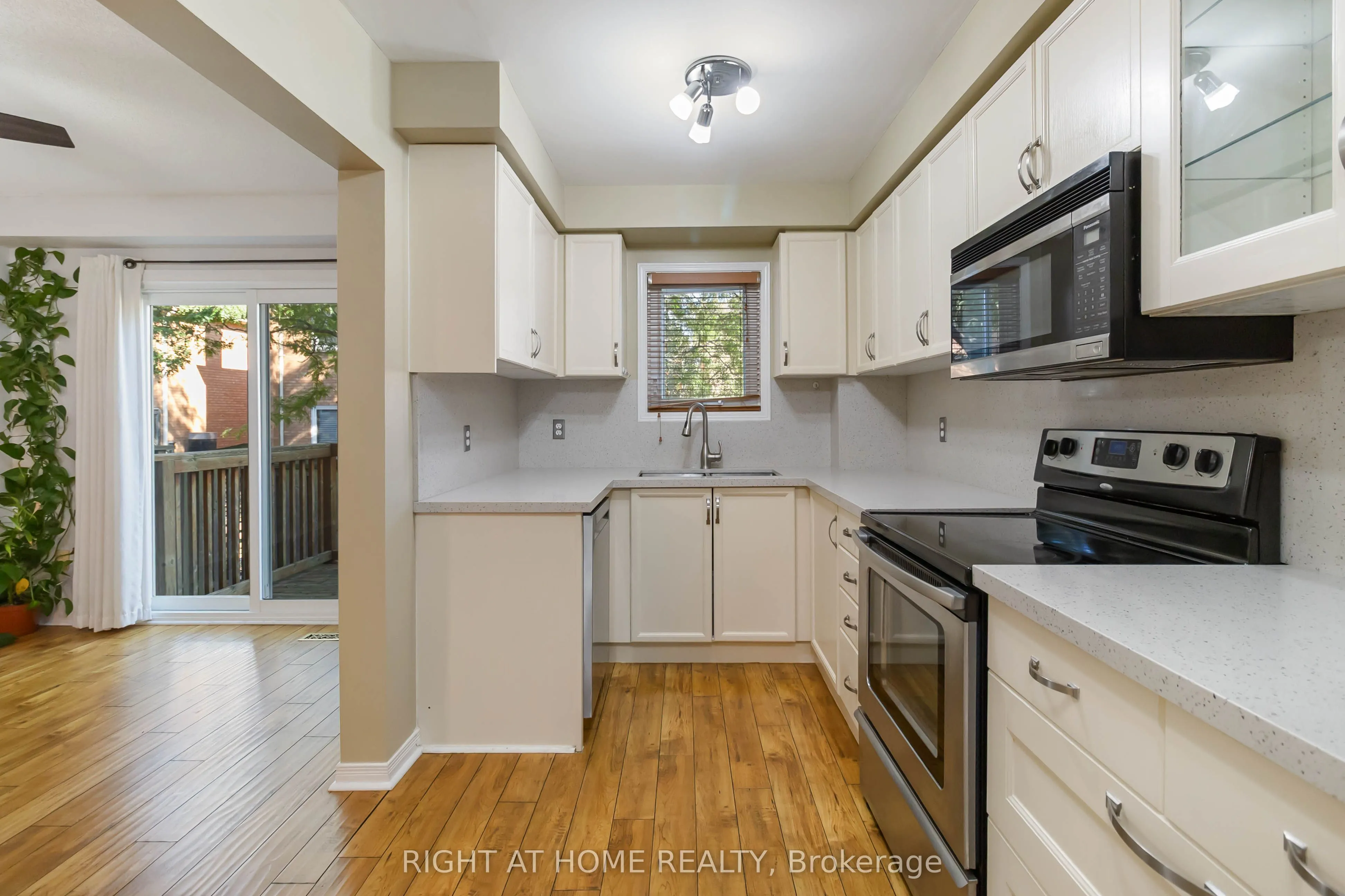 1520 Reeves Gate, #12