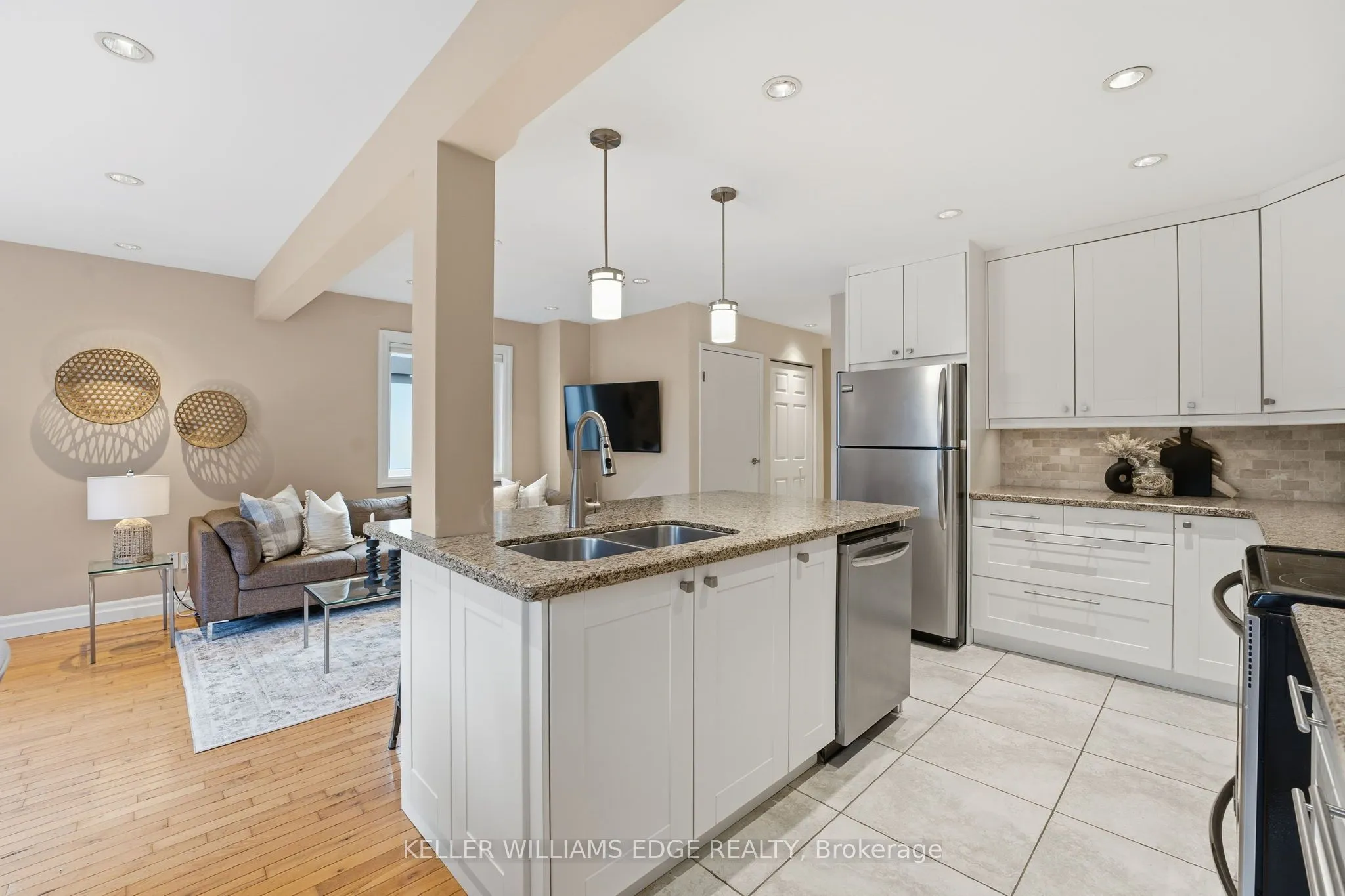 2200 Glenwood School Drive, #16