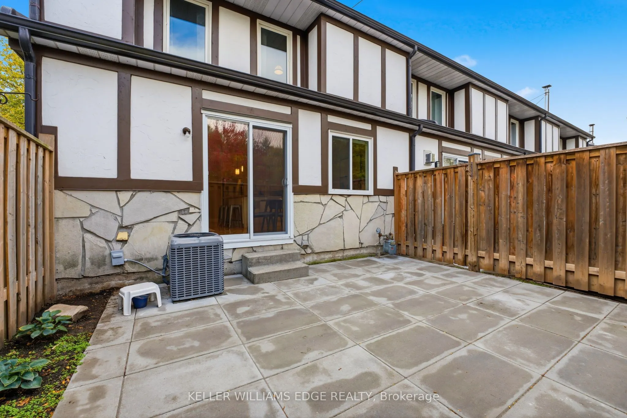 2200 Glenwood School Drive, #16