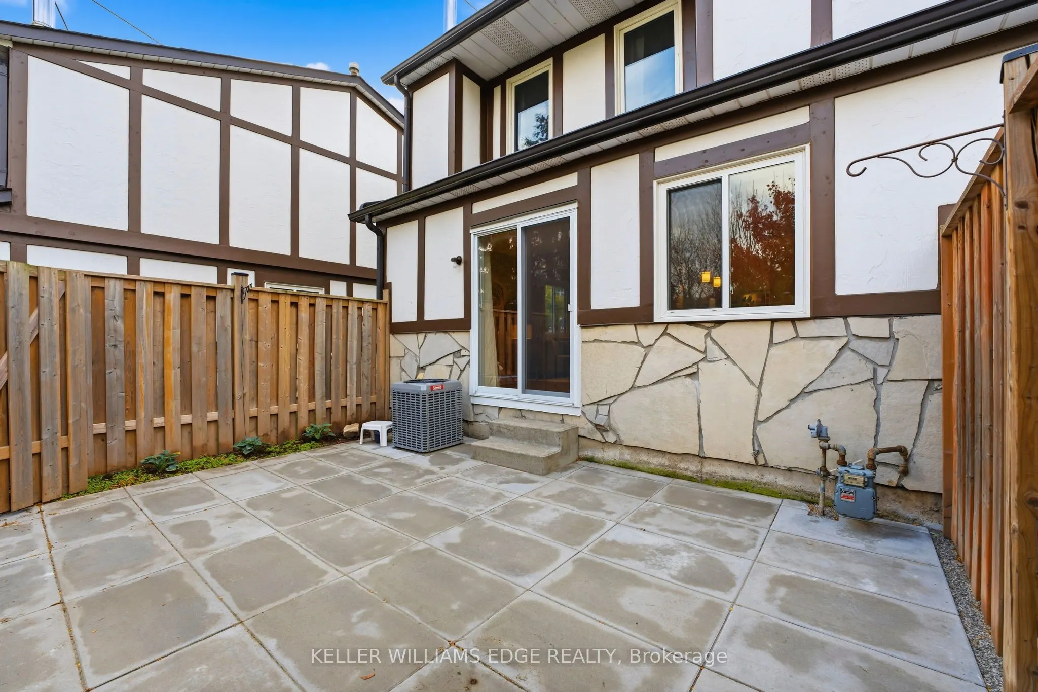 2200 Glenwood School Drive, #16