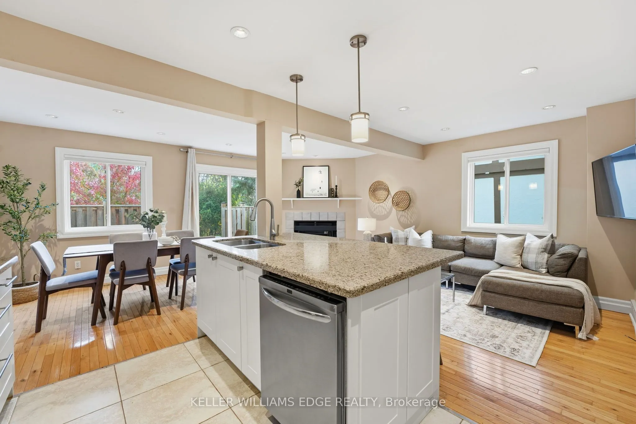 2200 Glenwood School Drive, #16