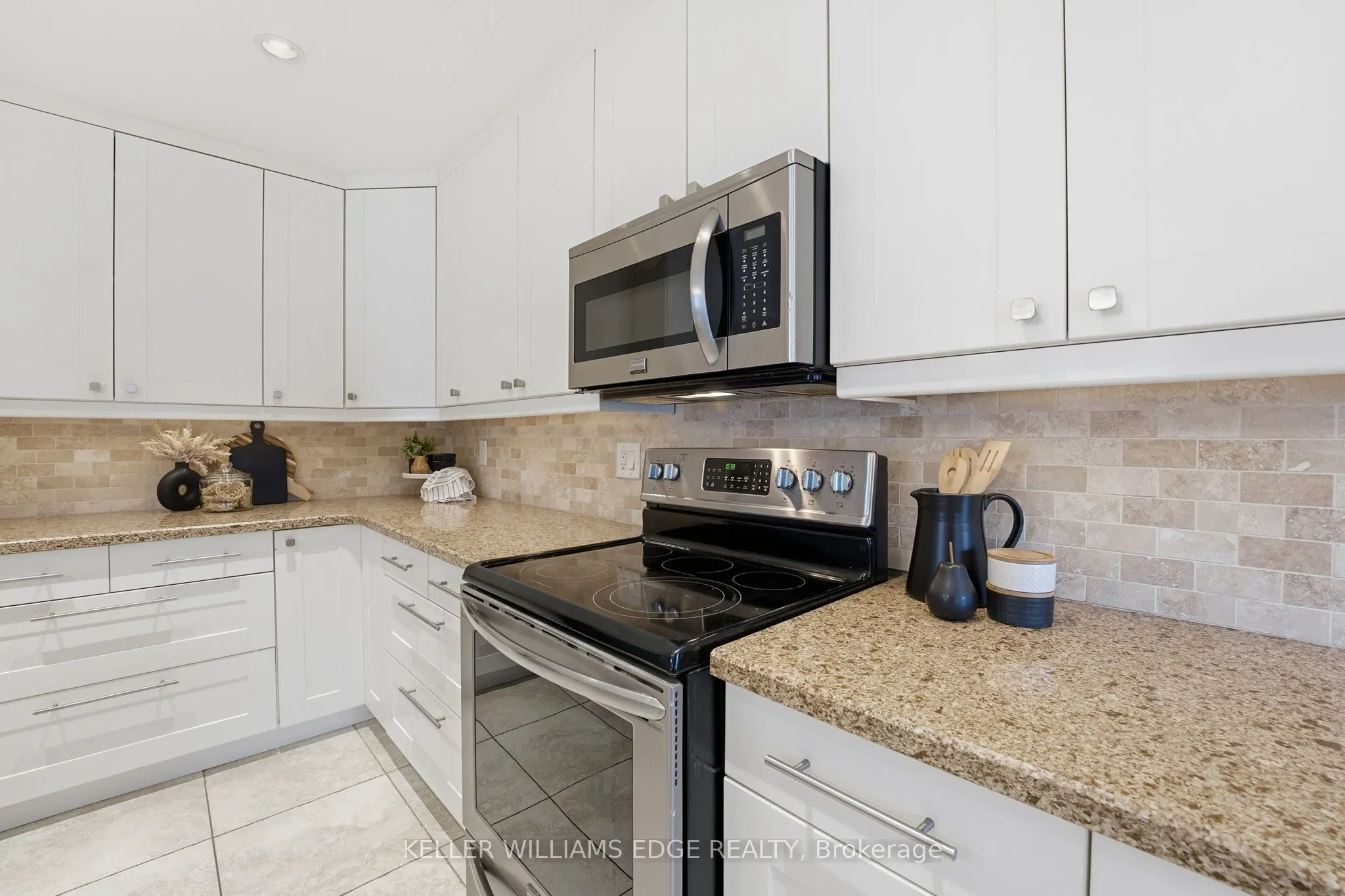 2200 Glenwood School Drive, #16