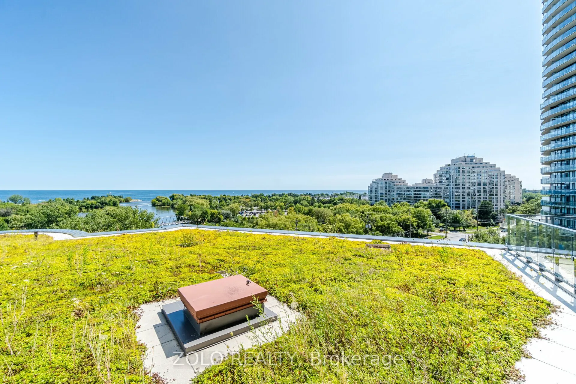 2212 Lakeshore Boulevard W, #902