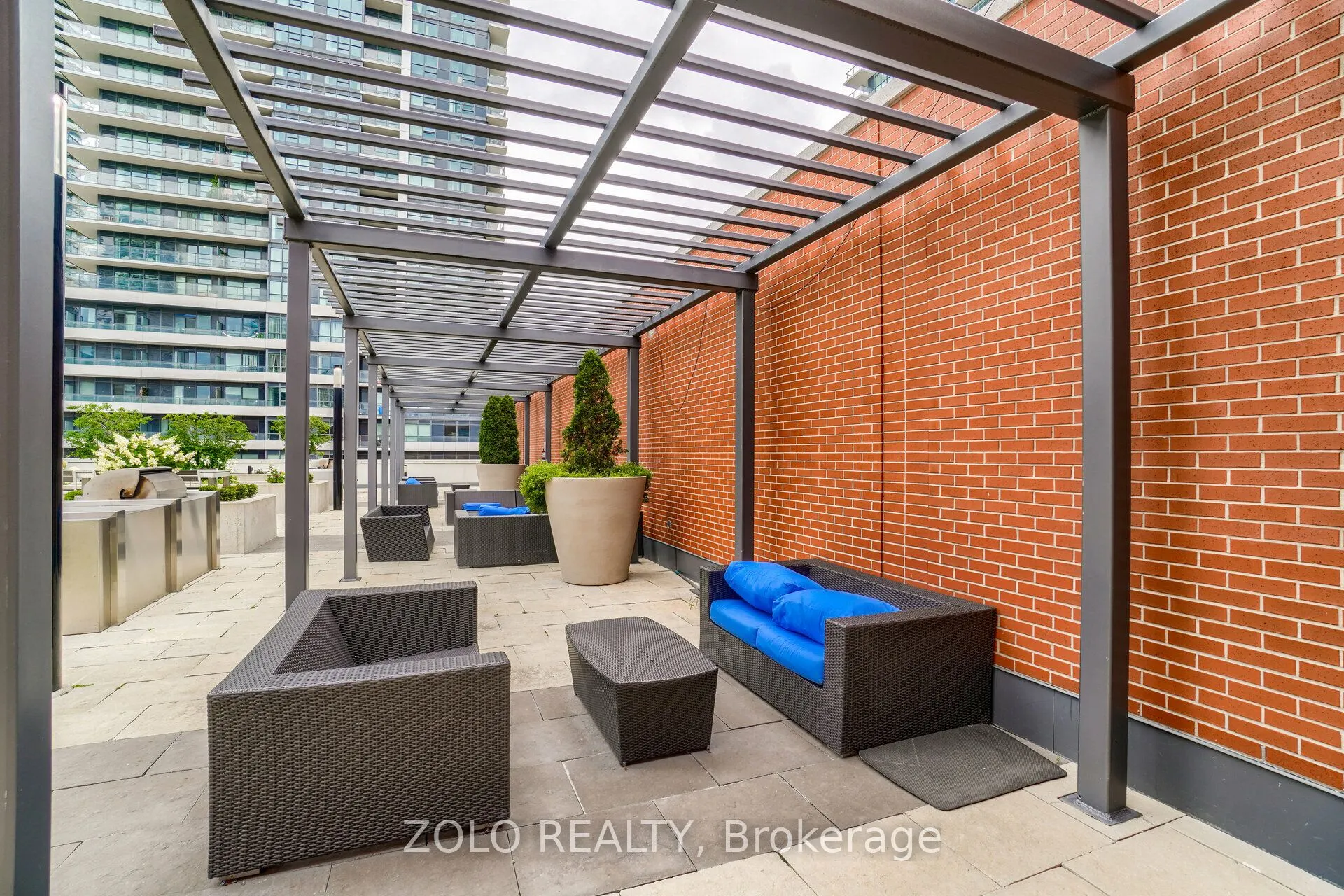 2212 Lakeshore Boulevard W, #902