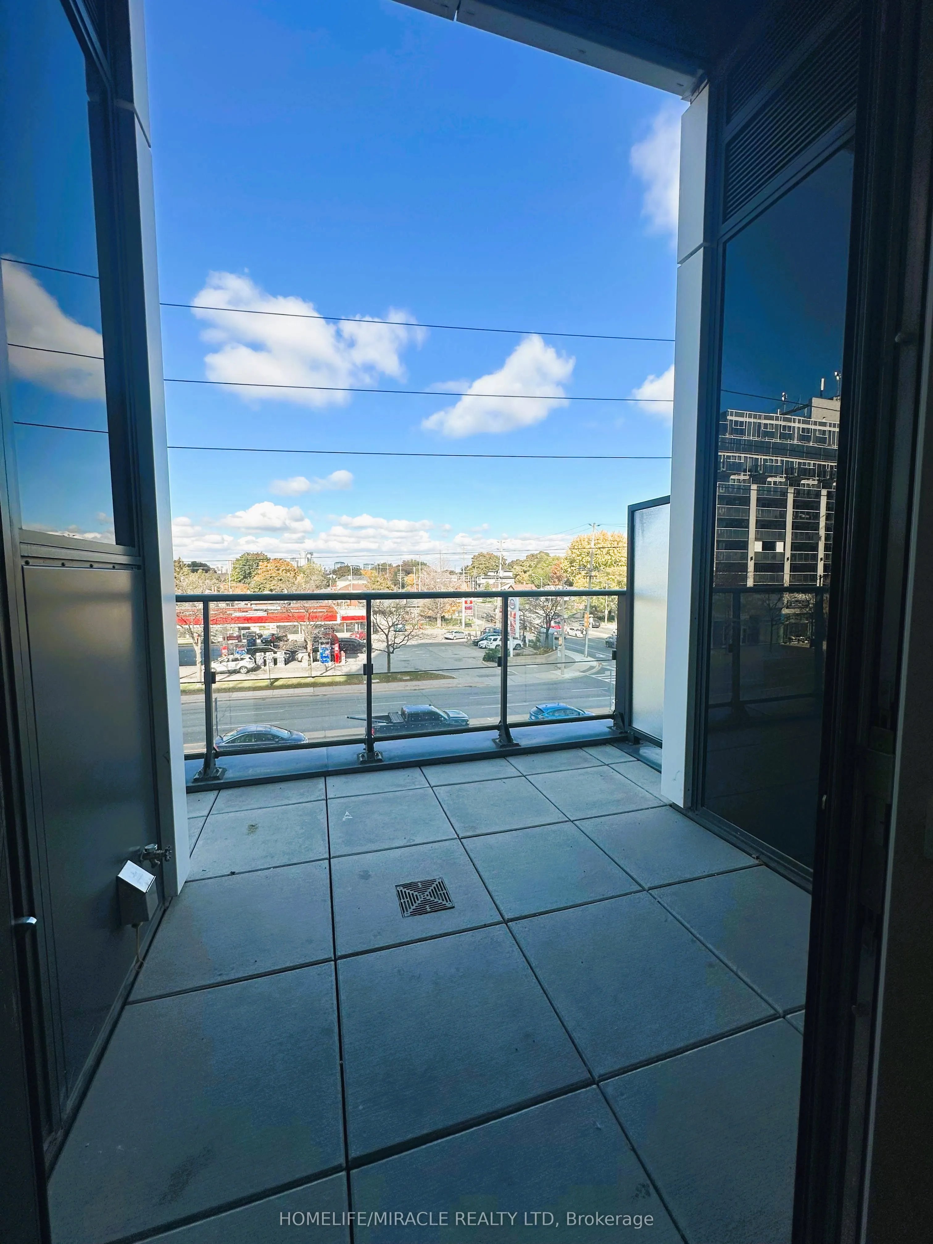 1007 The Queensway W, #216