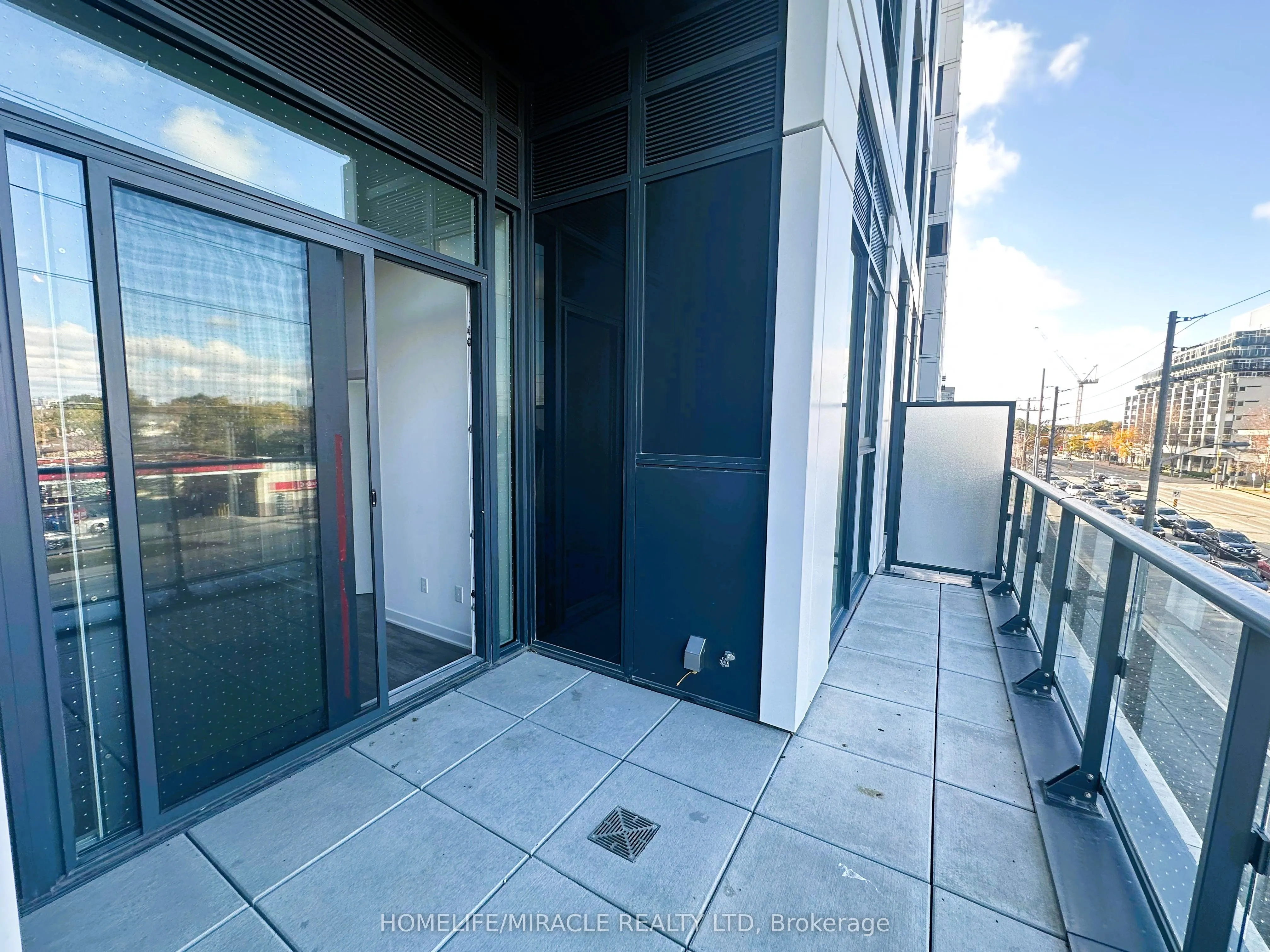 1007 The Queensway W, #216