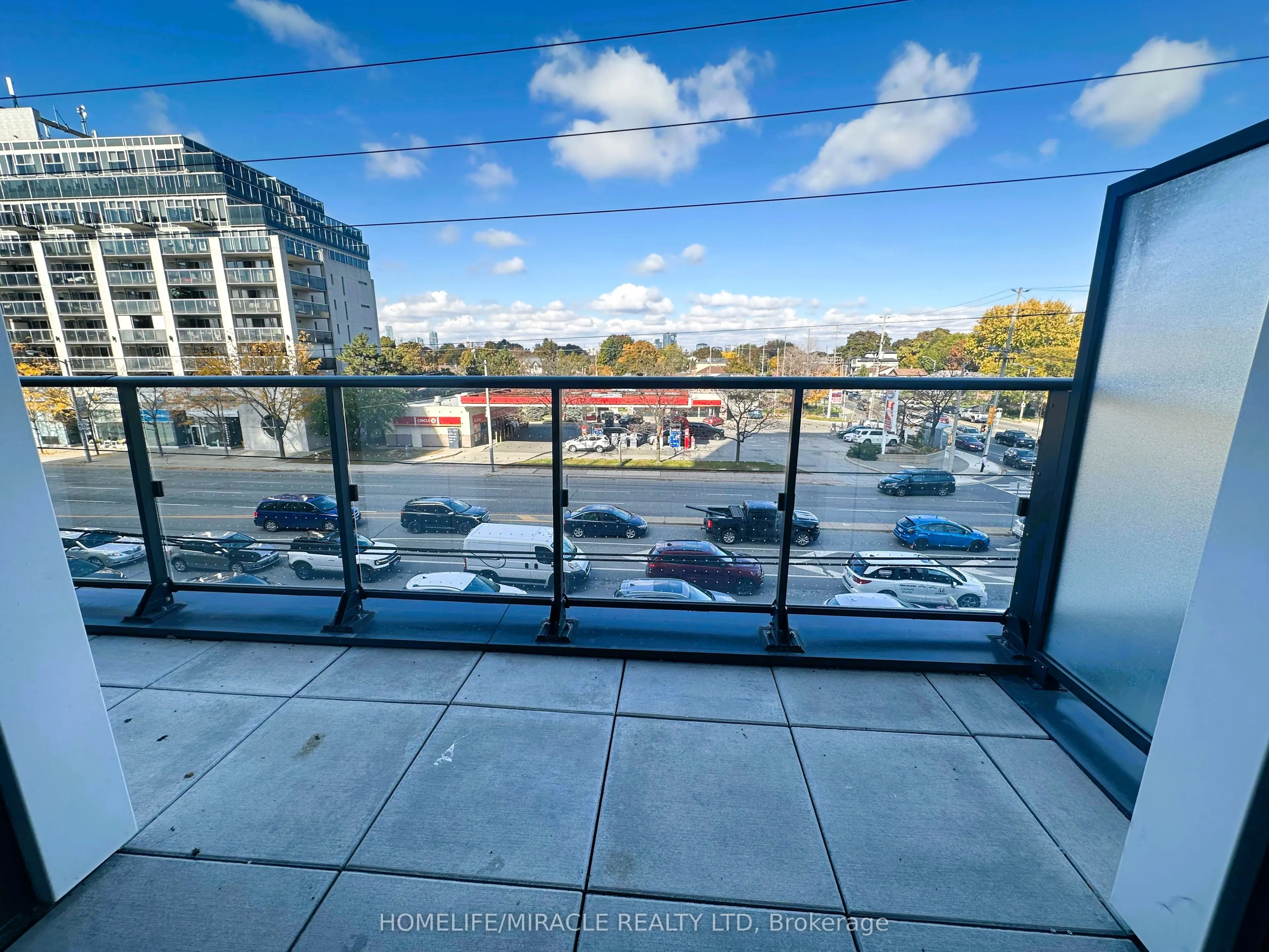 1007 The Queensway W, #216