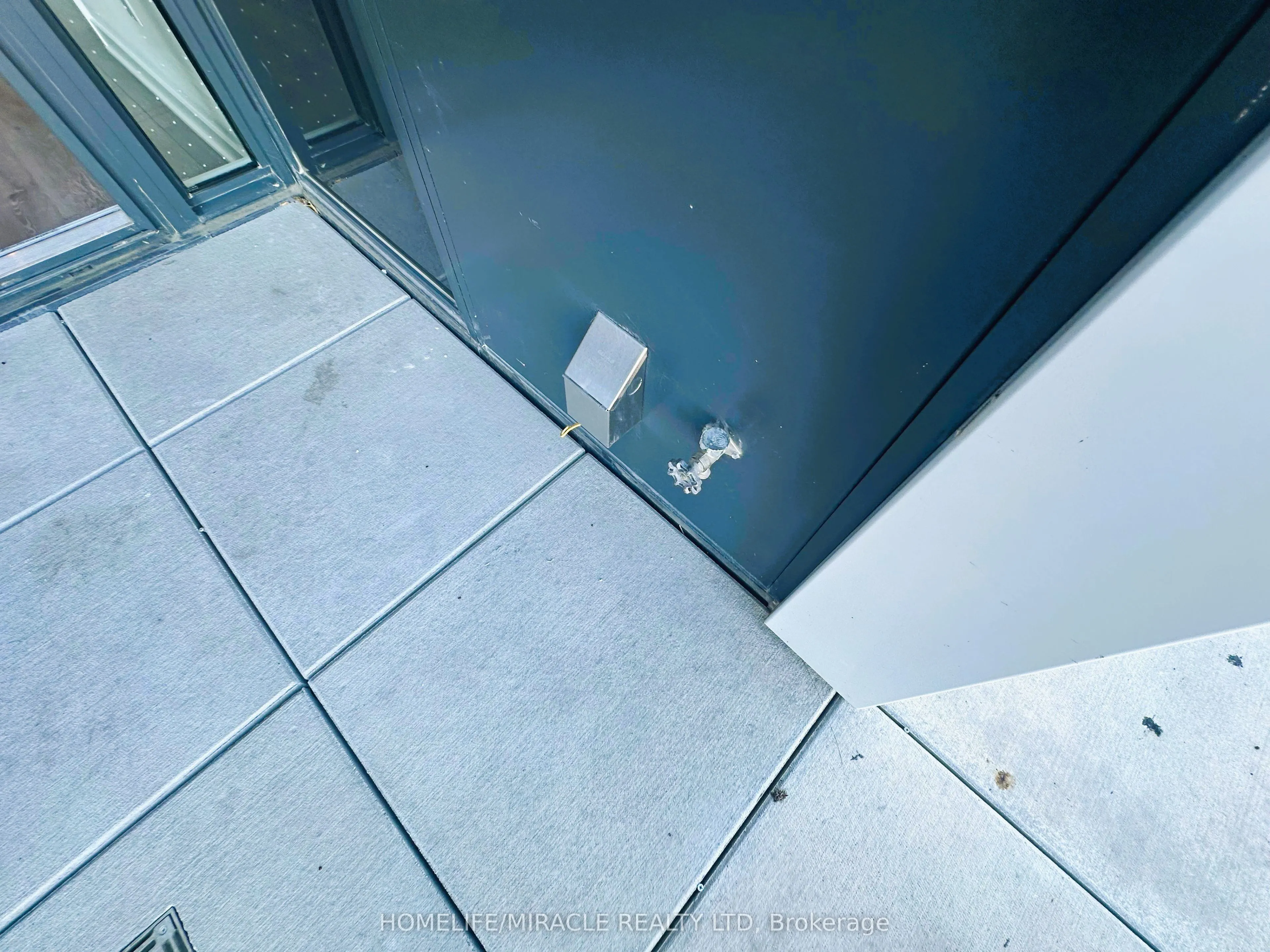 1007 The Queensway W, #216