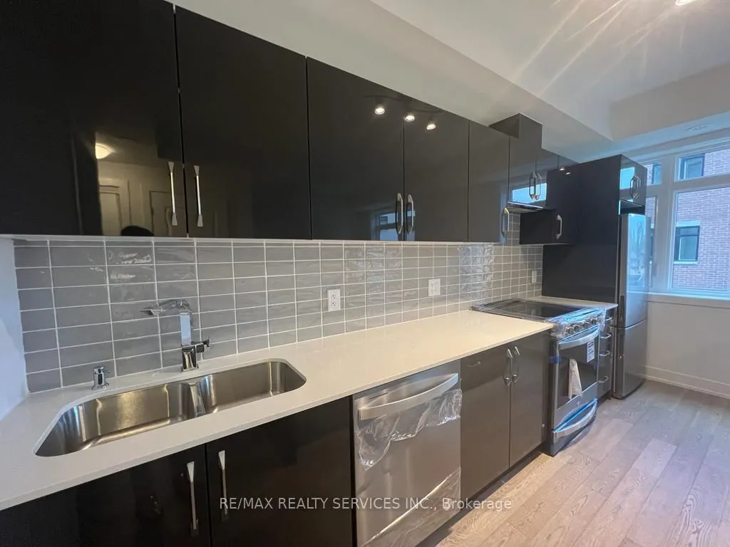 1095 Douglas Mccurdy Comm Drive