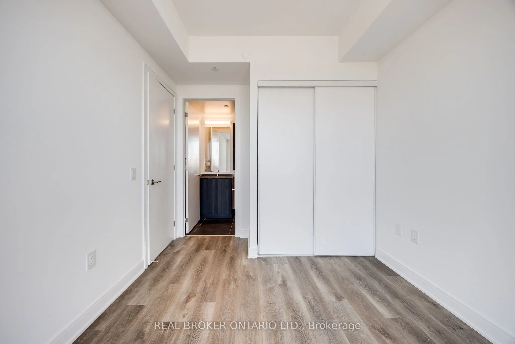 86 Dundas Street E, #1602