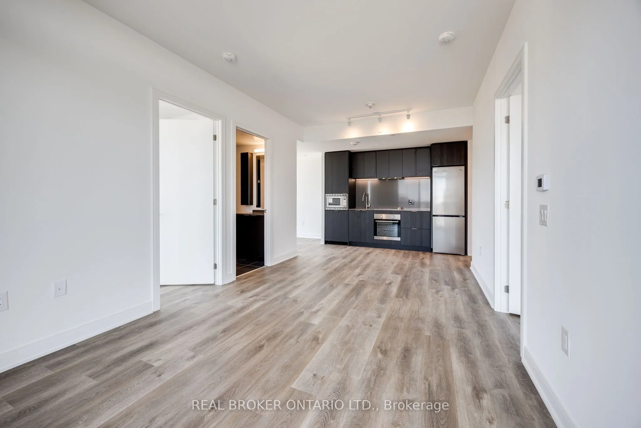 86 Dundas Street E, #1602