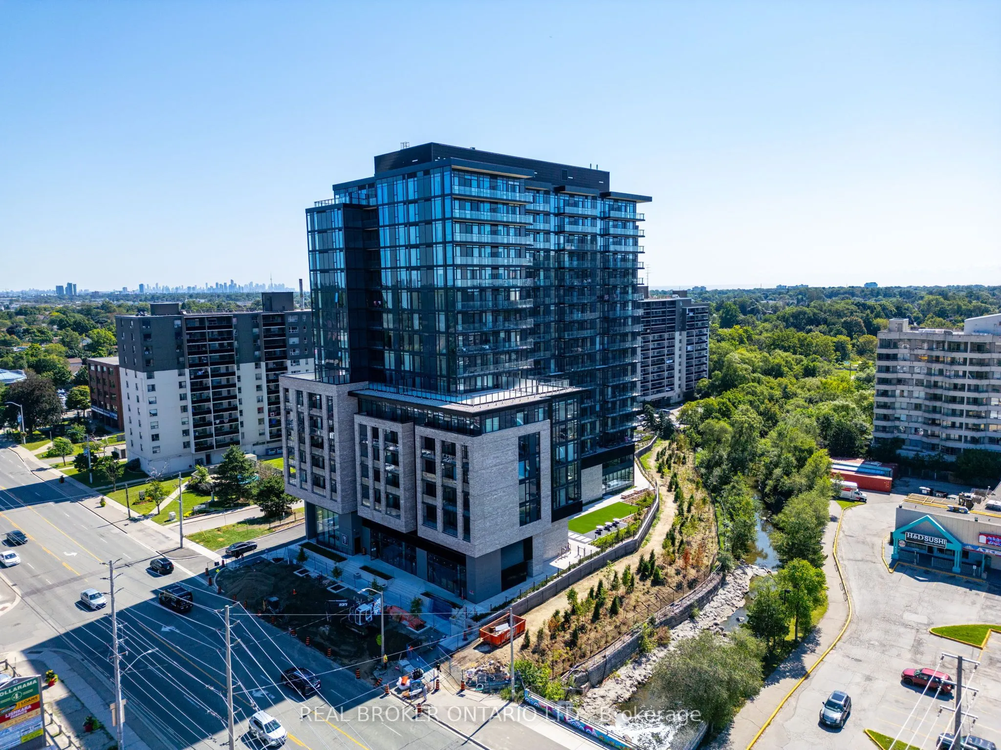 86 Dundas Street E, #1602