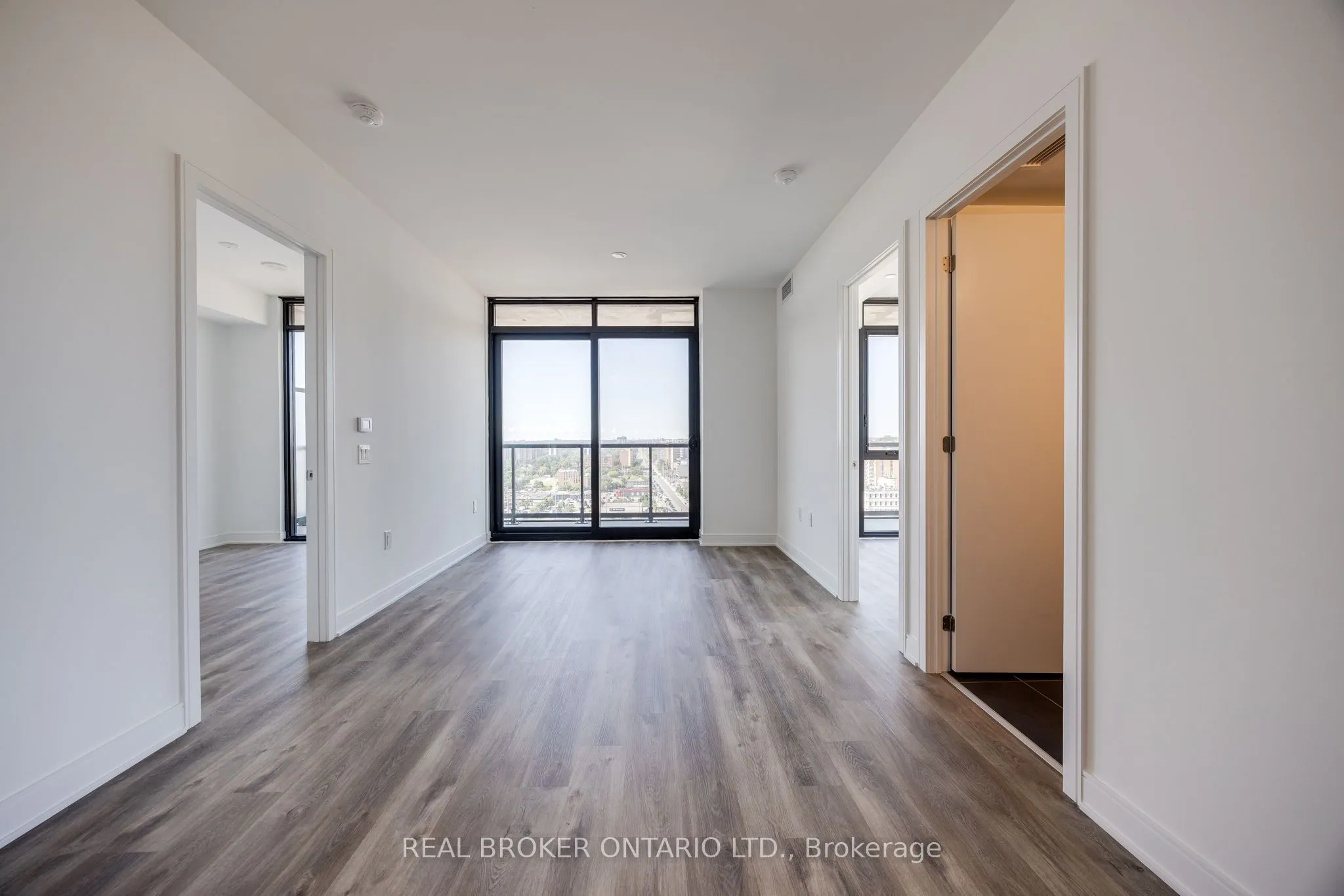 86 Dundas Street E, #1602