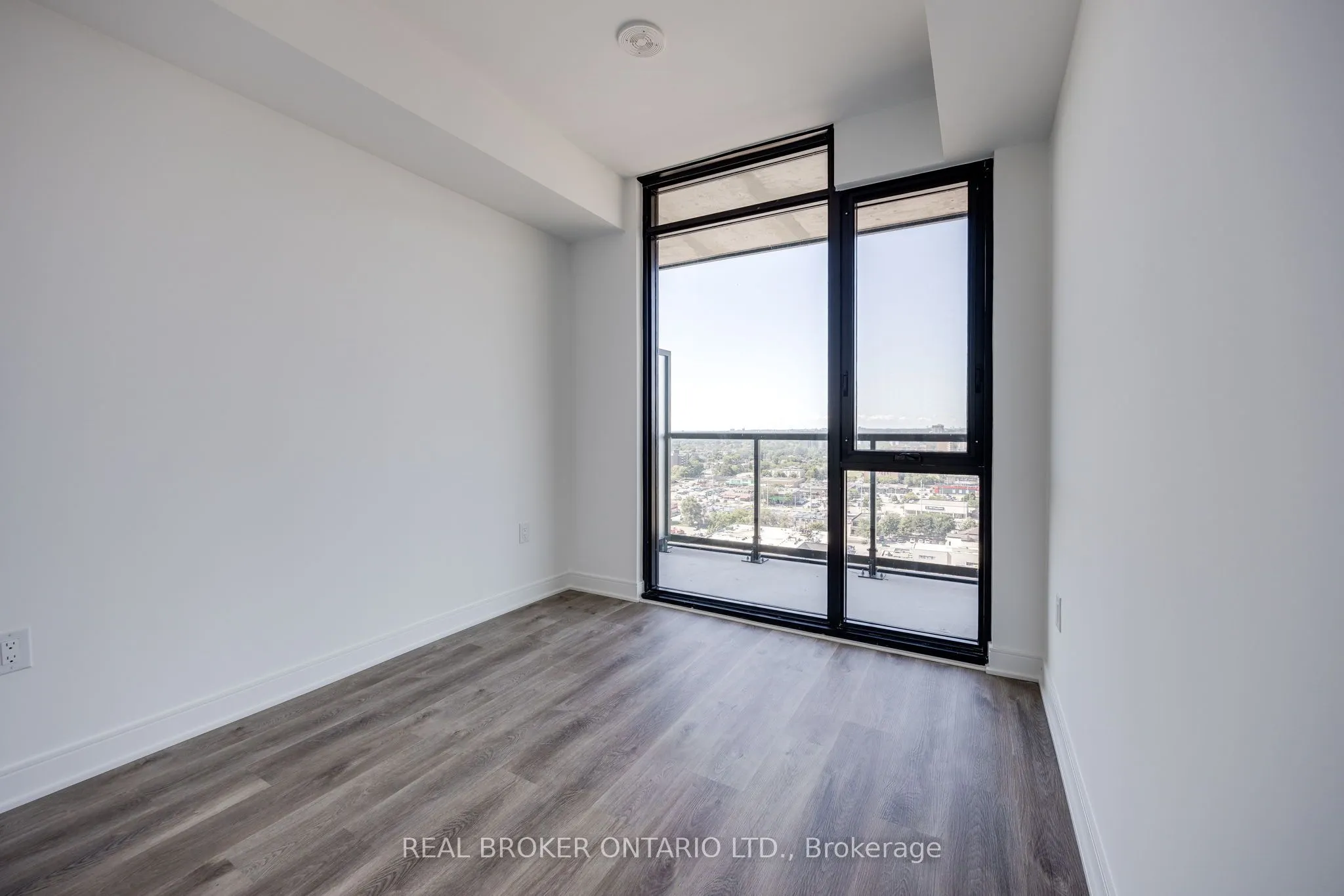 86 Dundas Street E, #1602