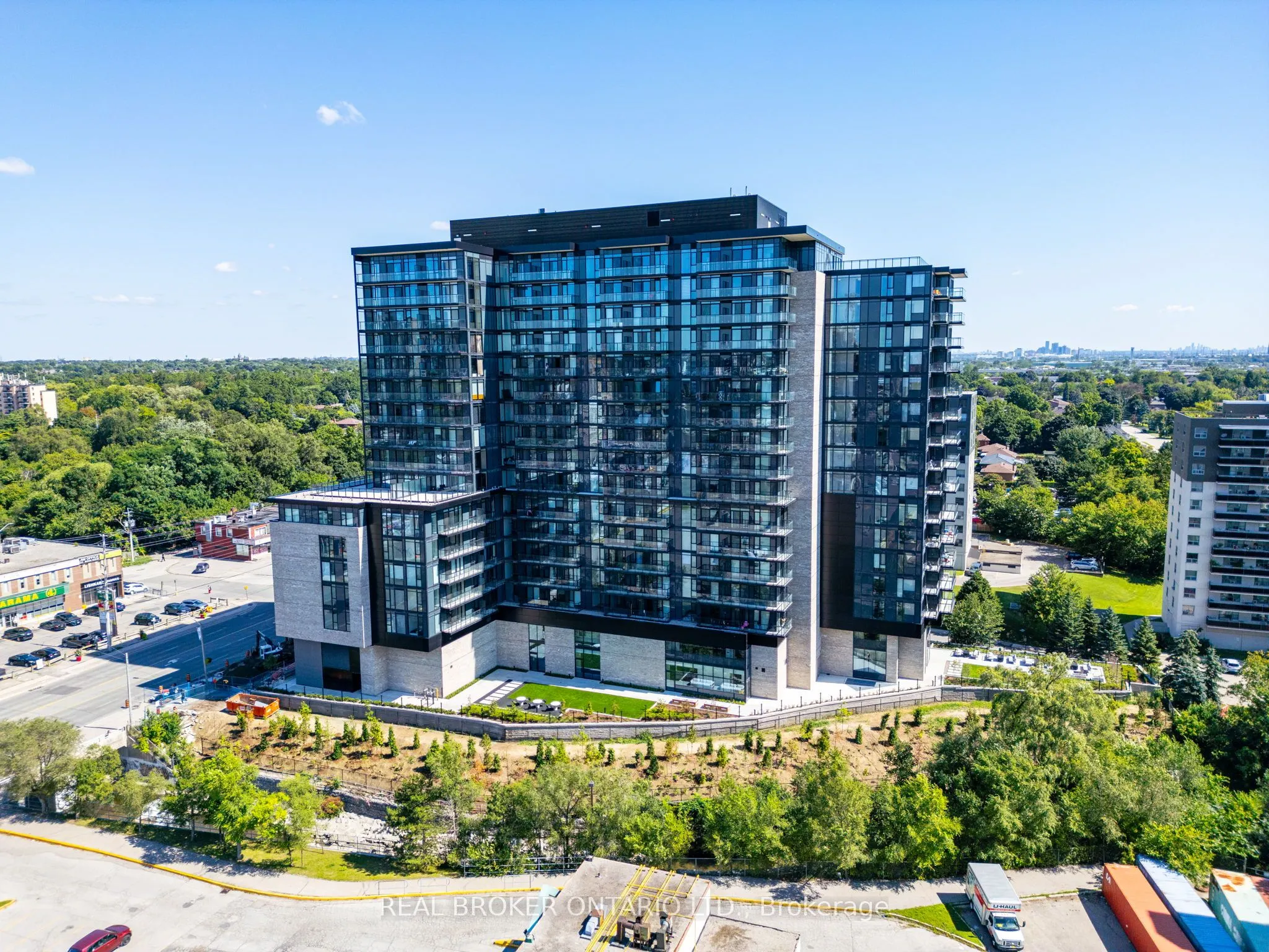 86 Dundas Street E, #1602