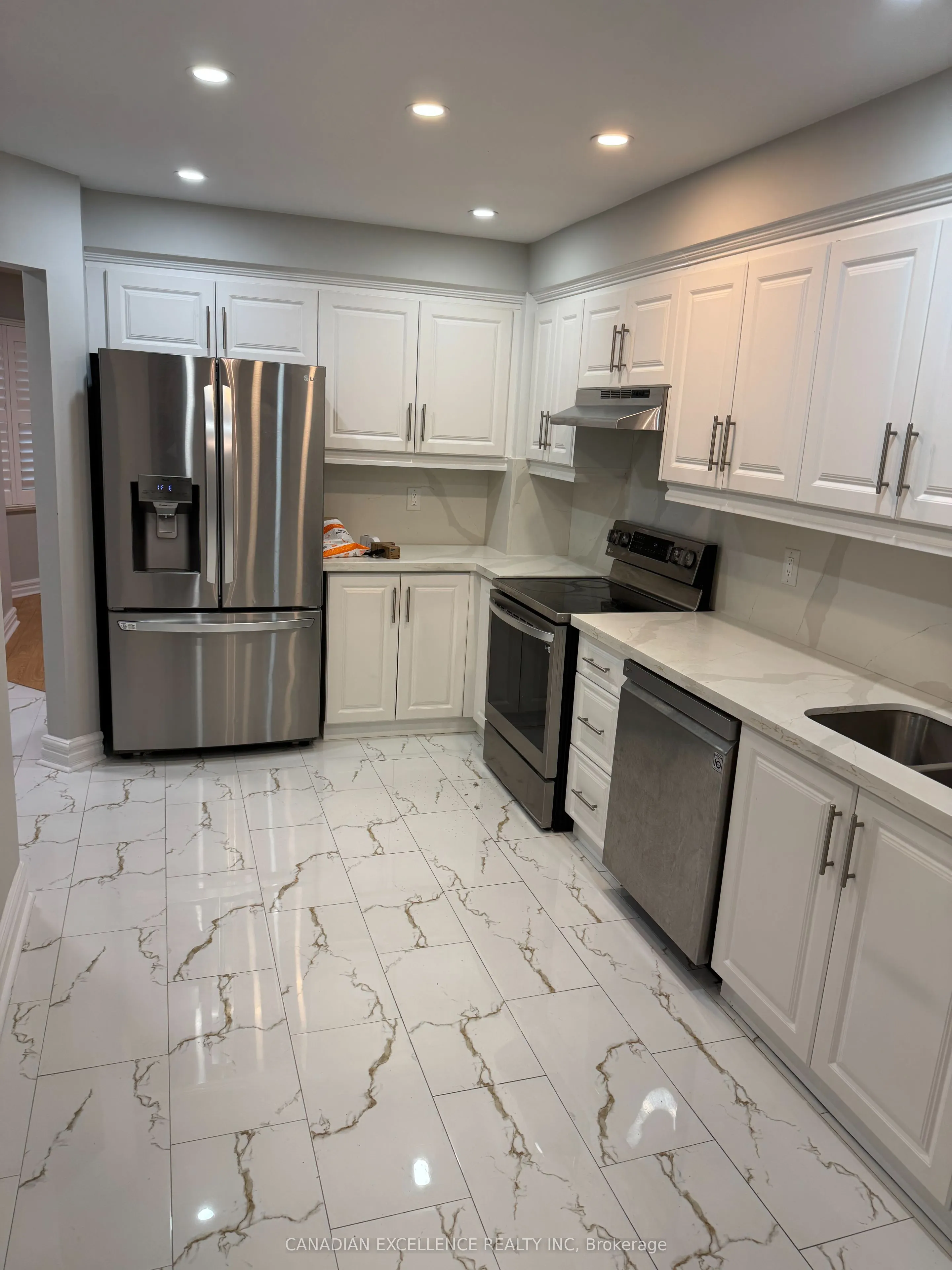 3600 COLONIAL Drive, #32