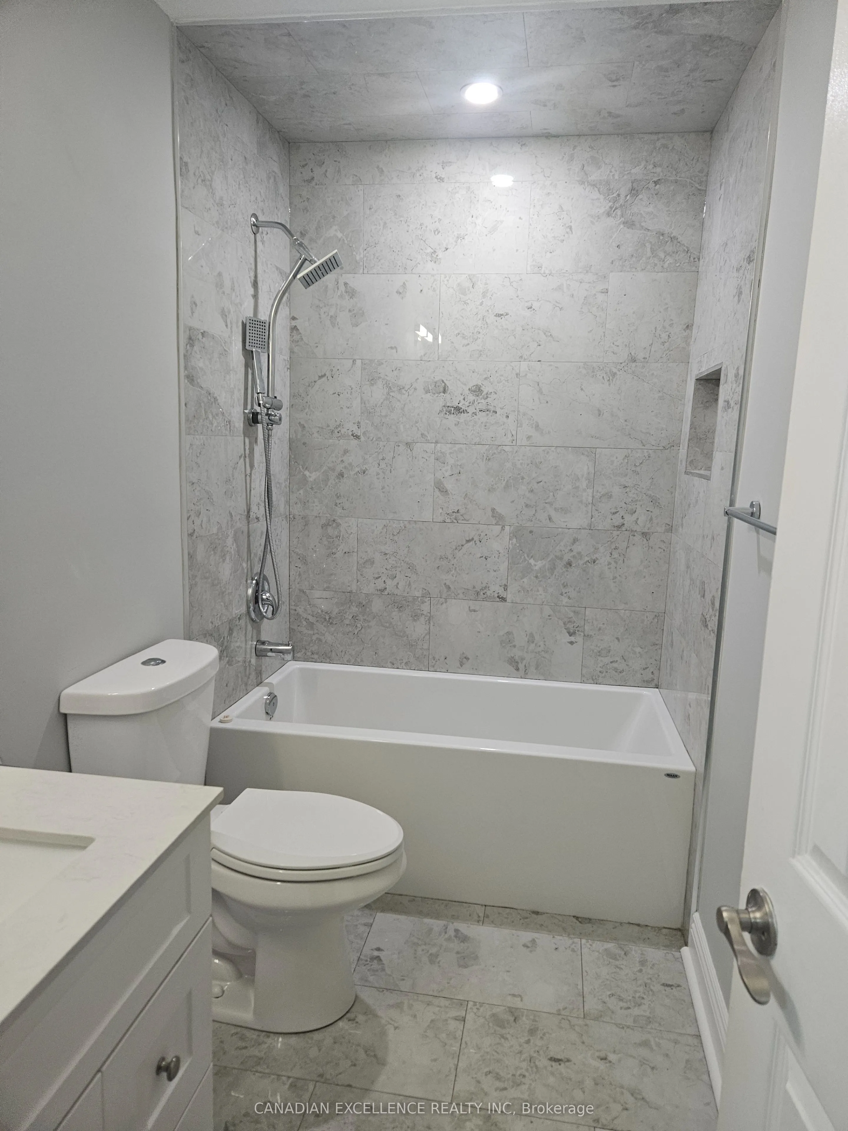 3600 COLONIAL Drive, #32