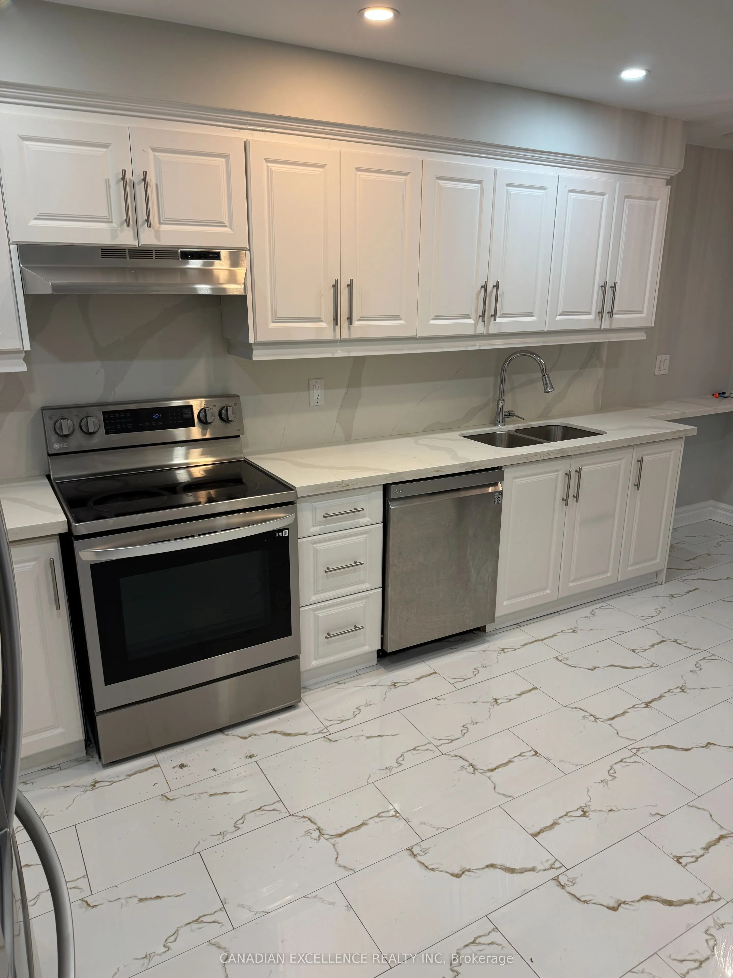 3600 COLONIAL Drive, #32