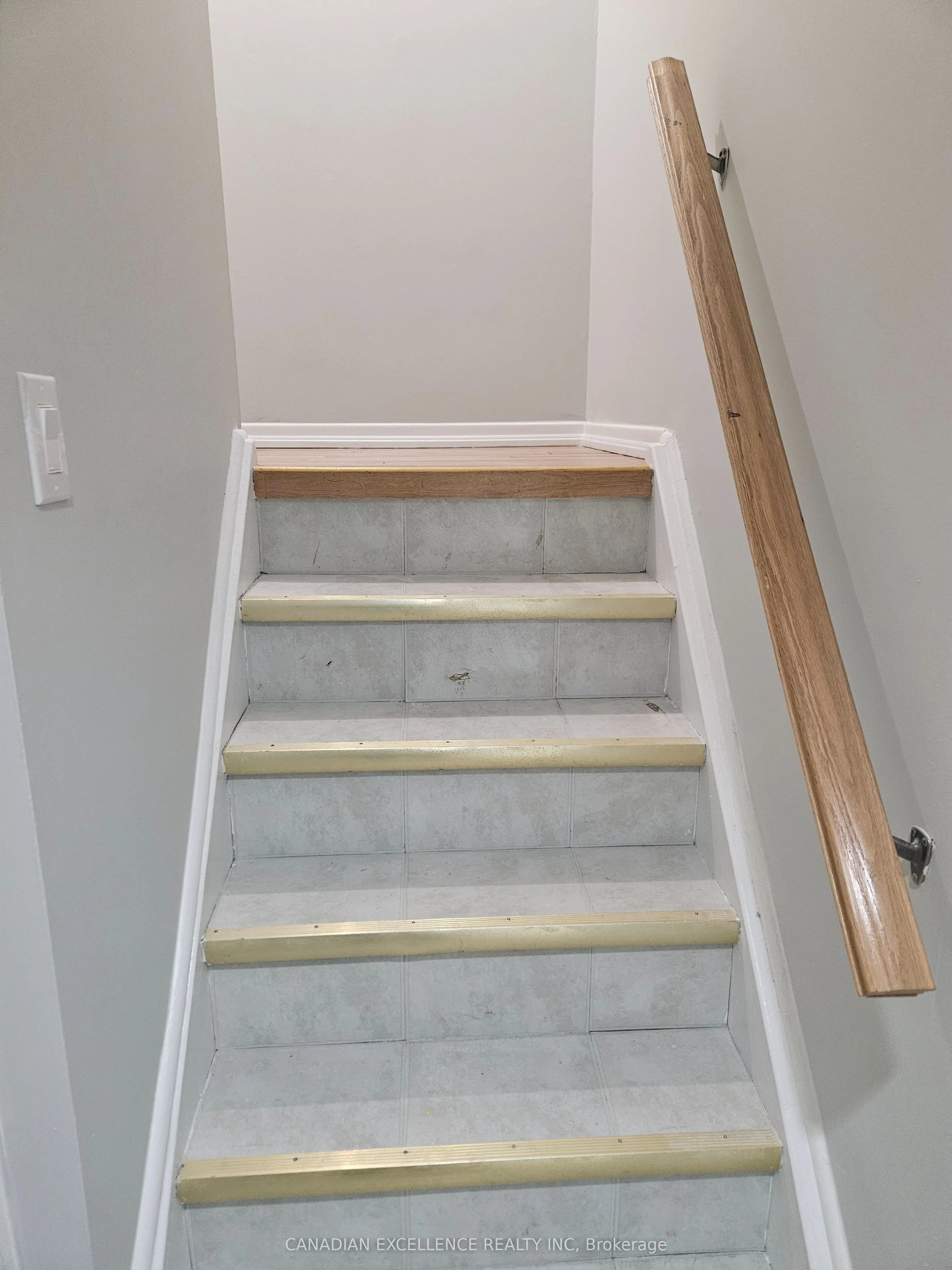 3600 COLONIAL Drive, #32