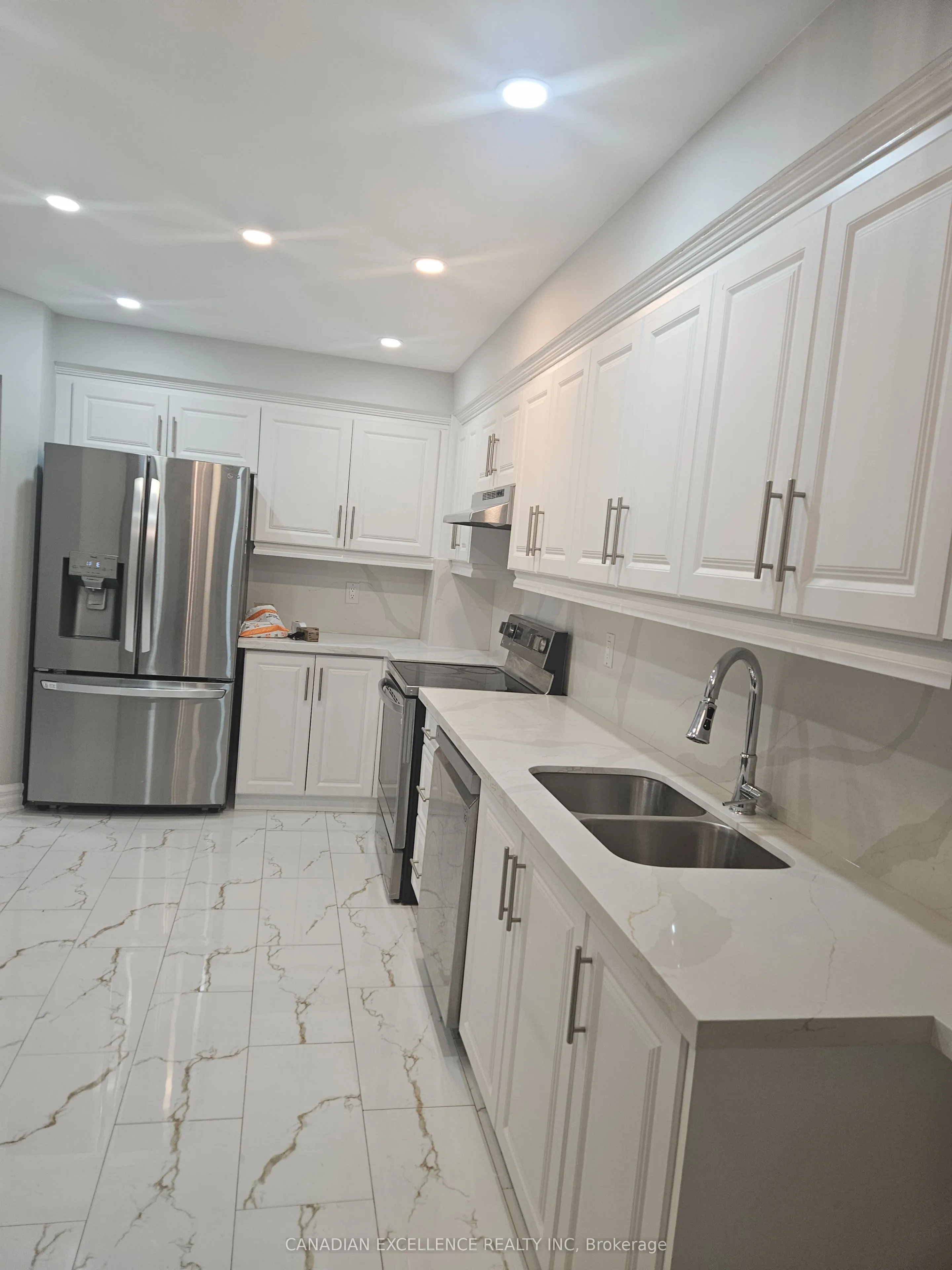 3600 COLONIAL Drive, #32