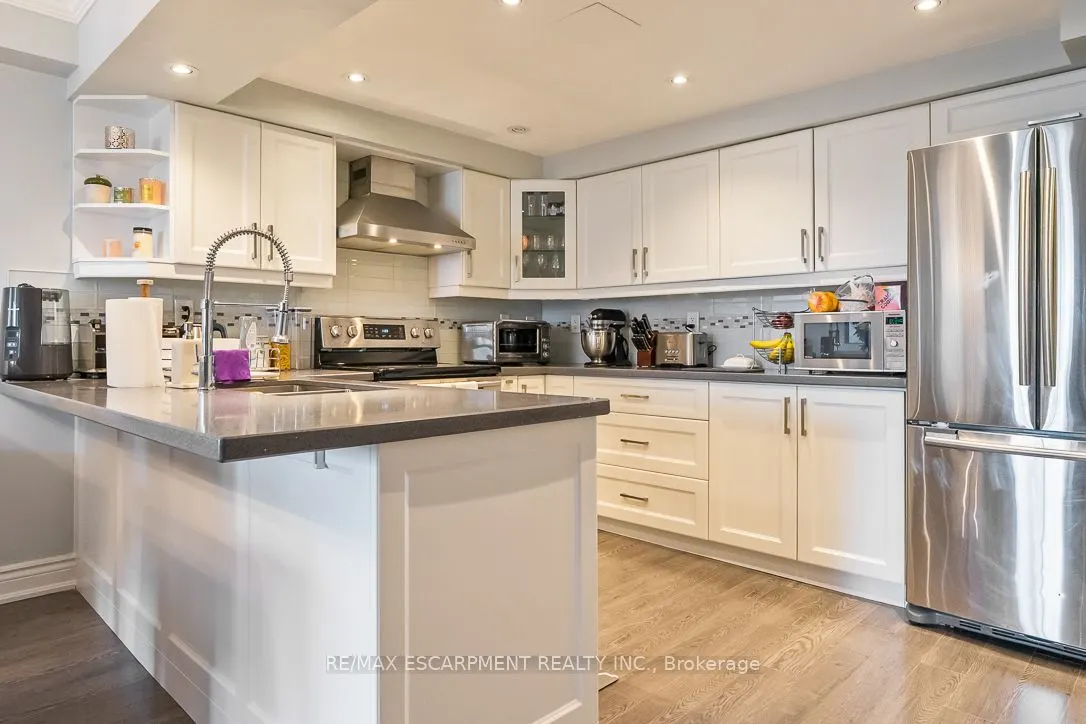 1485 Lakeshore Road, #1015