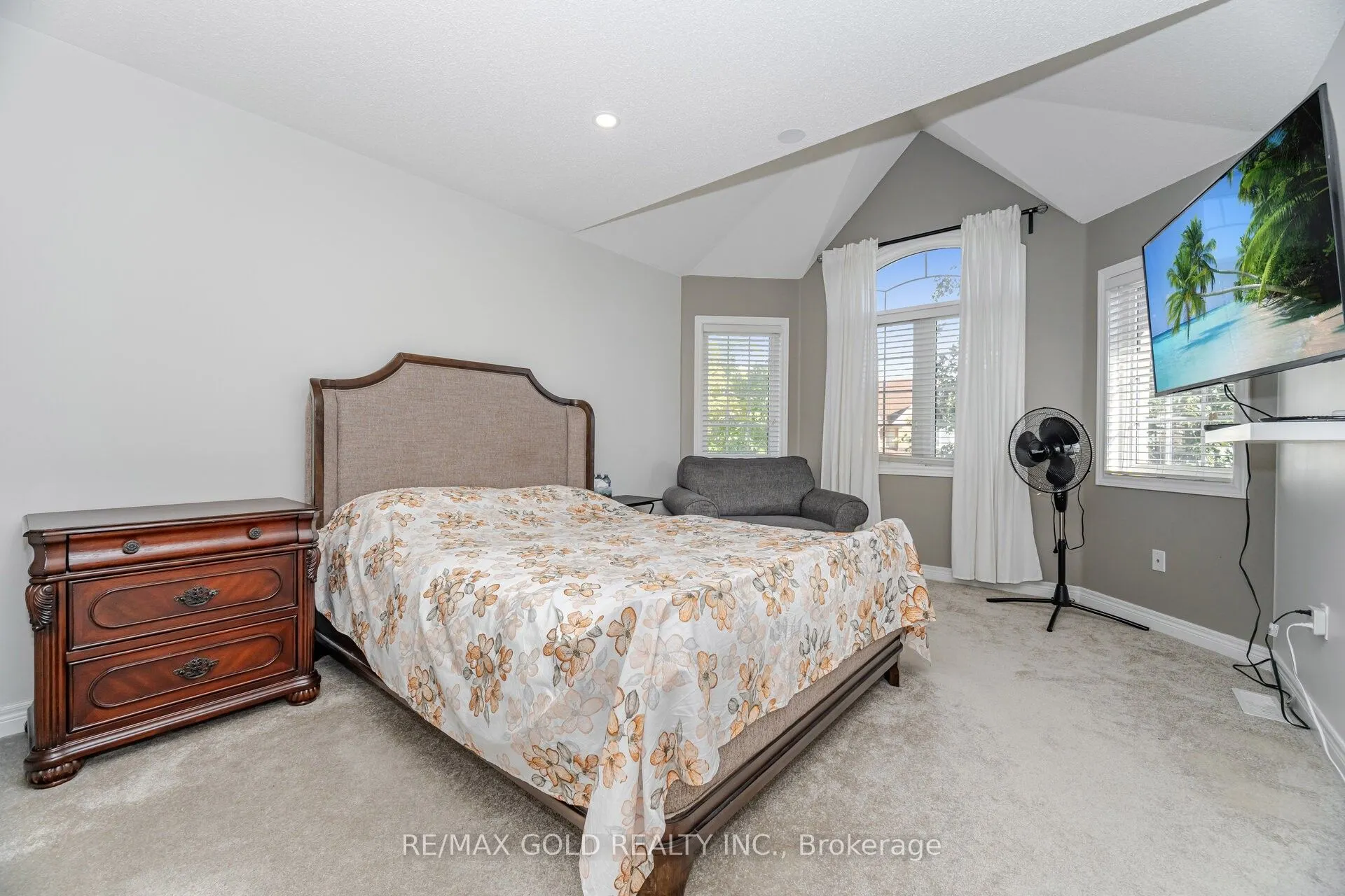 26 Freshmeadow Street