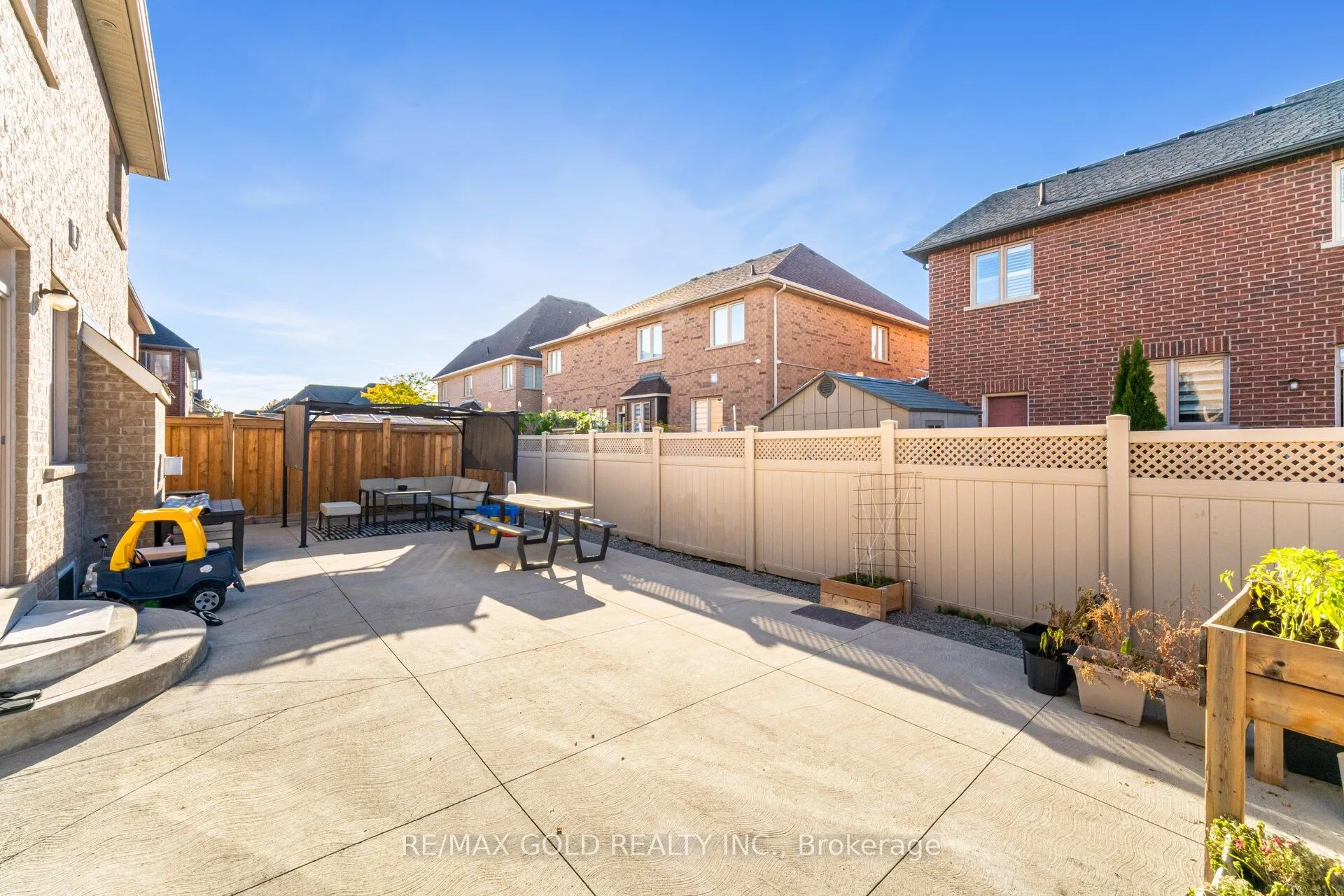 26 Freshmeadow Street