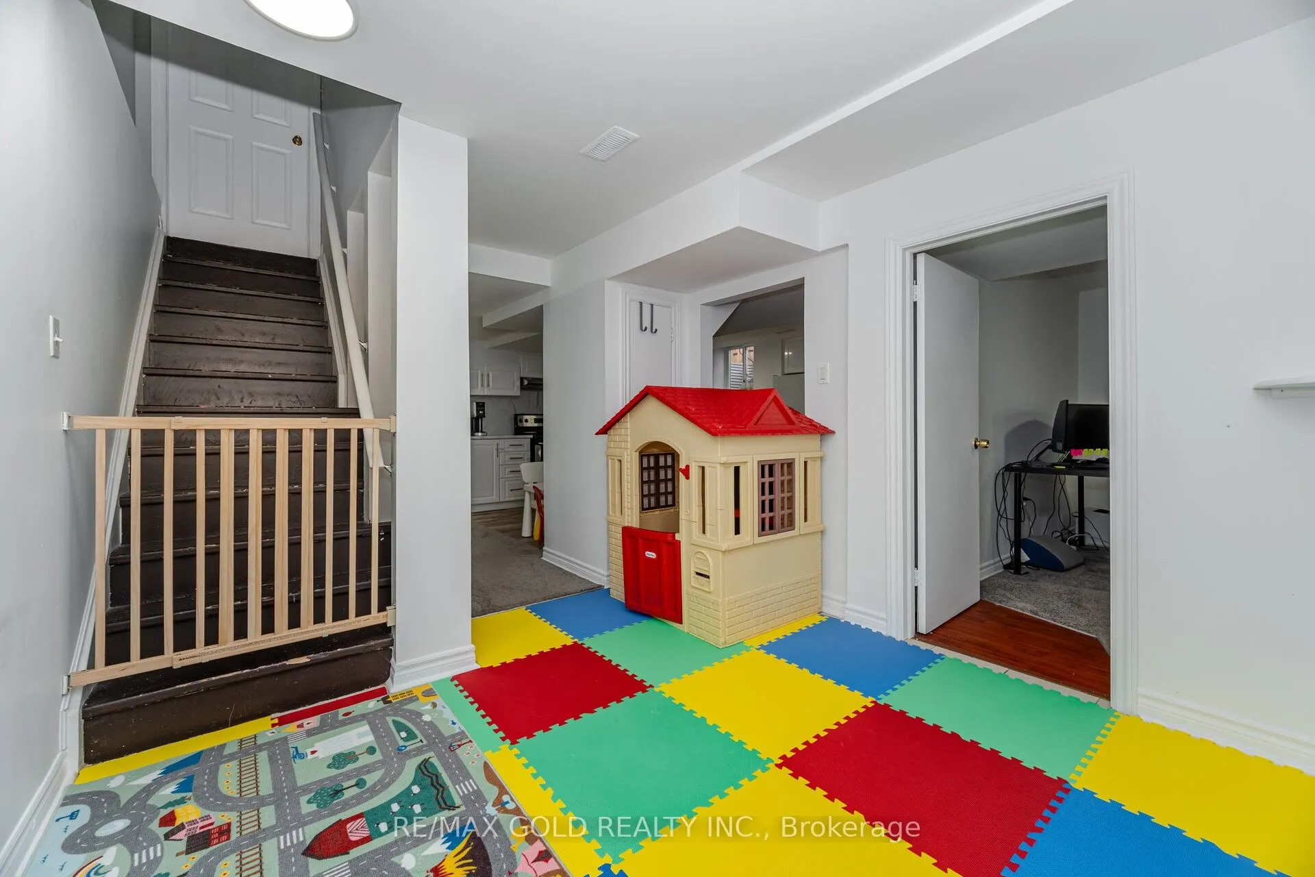 26 Freshmeadow Street