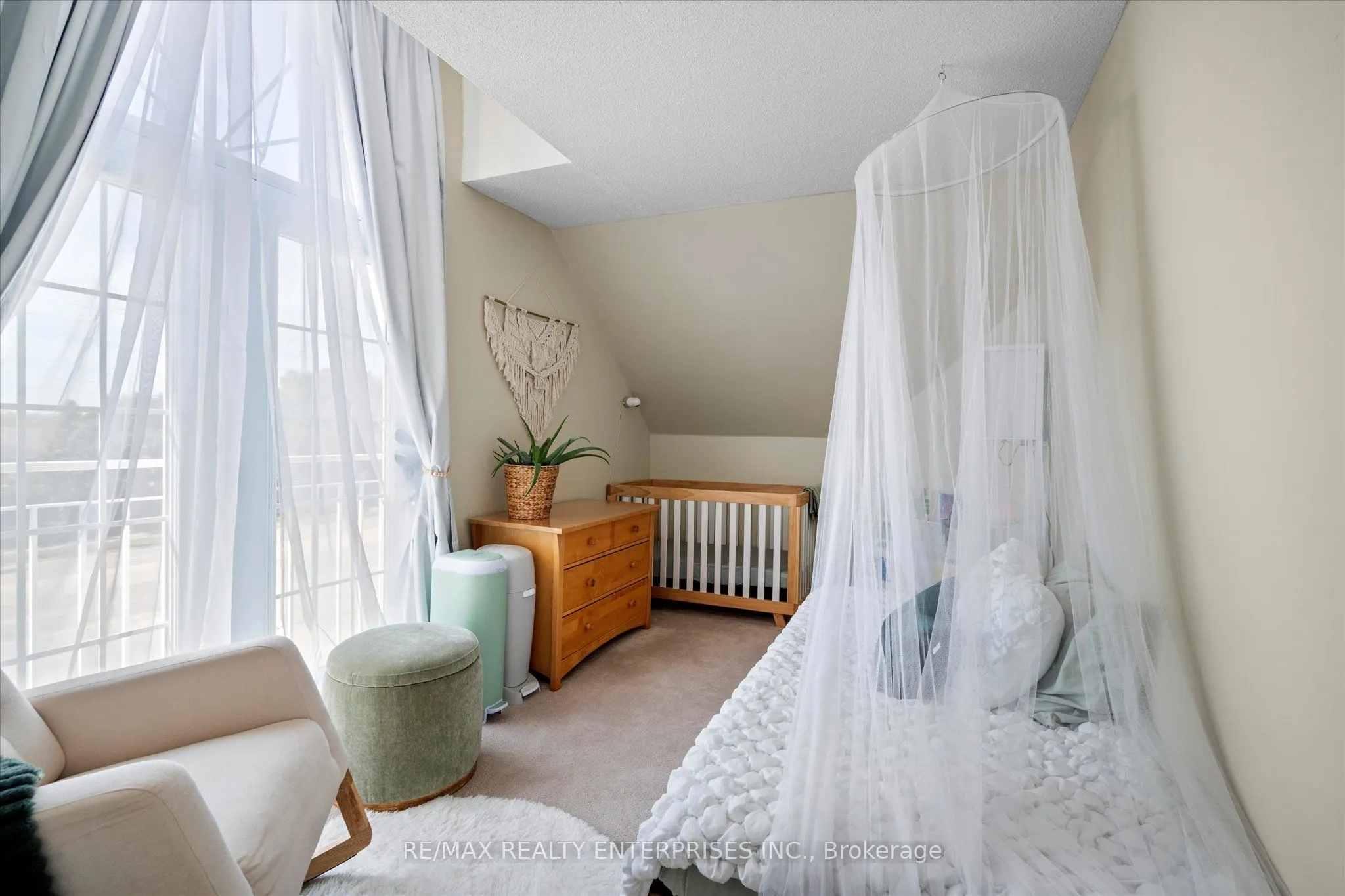 2055 Walkers Line, #206