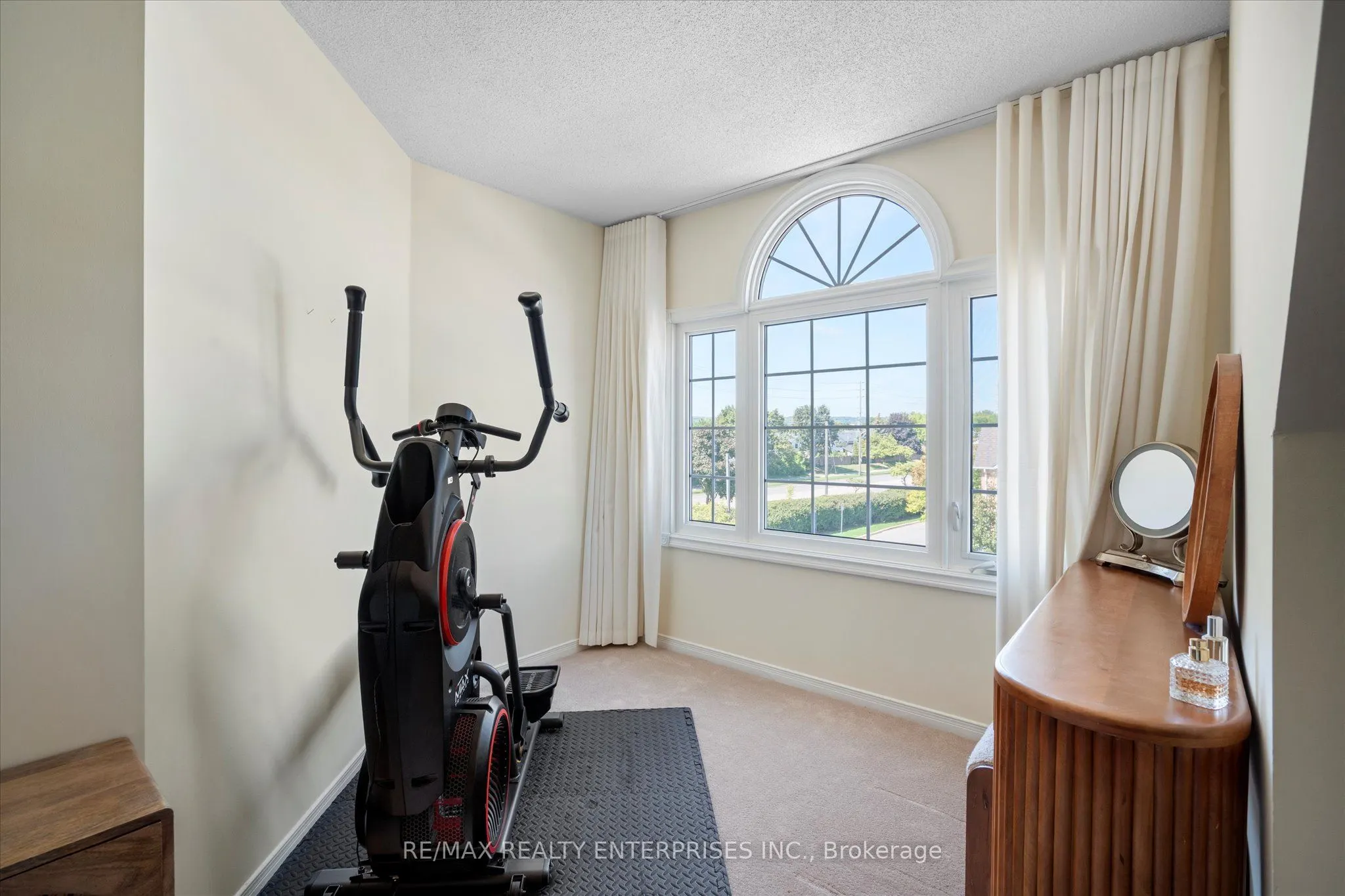 2055 Walkers Line, #206