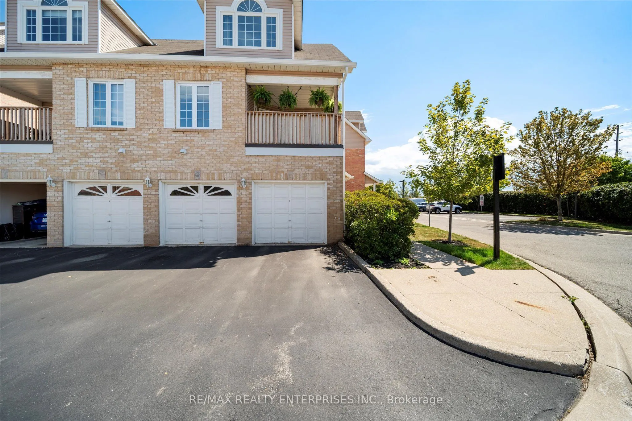 2055 Walkers Line, #206