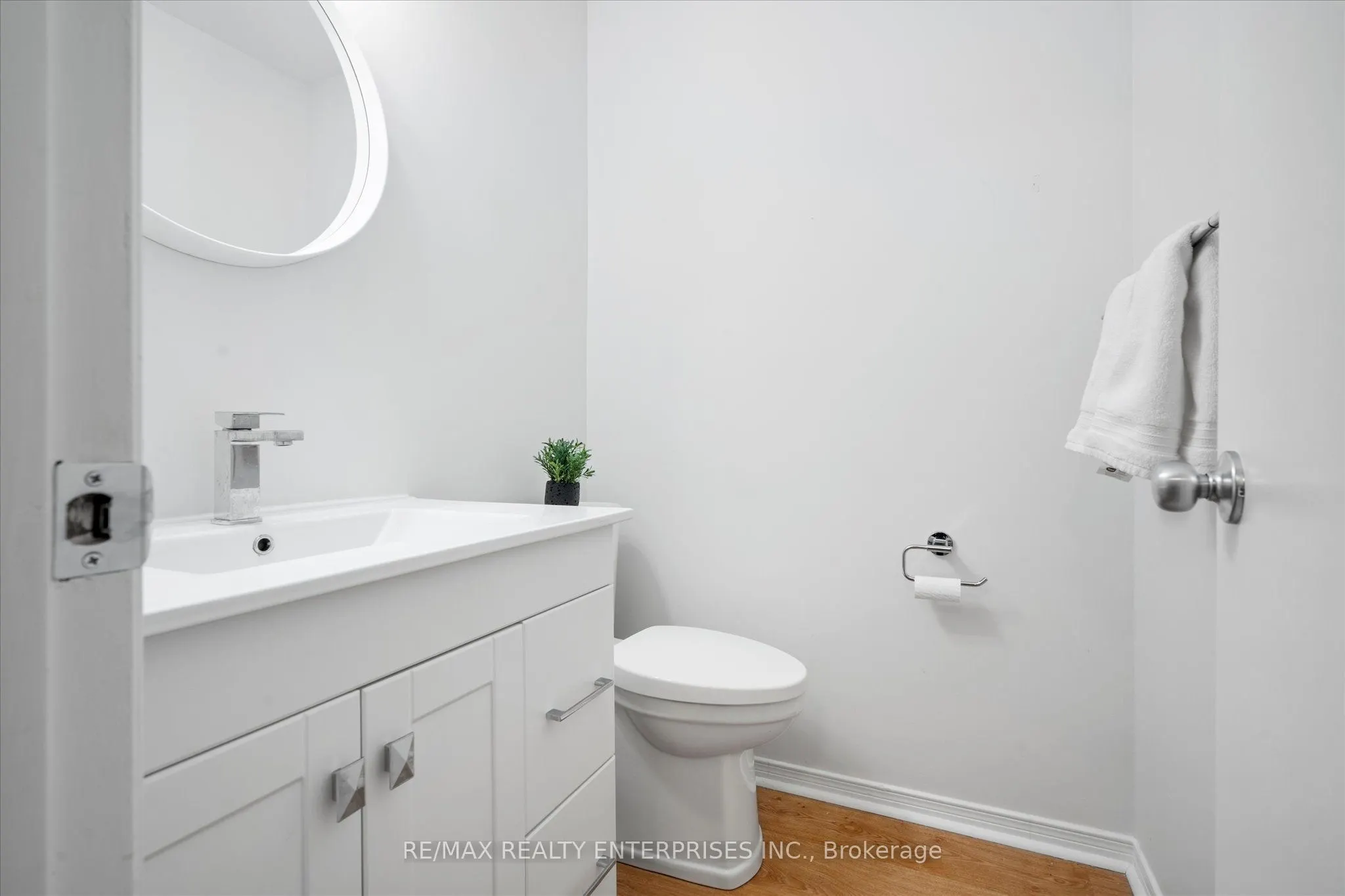 2055 Walkers Line, #206