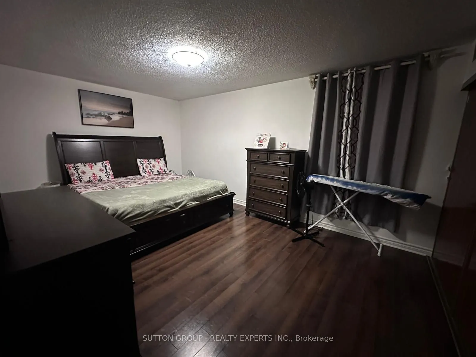 21 Knightsbridge Road, #1810