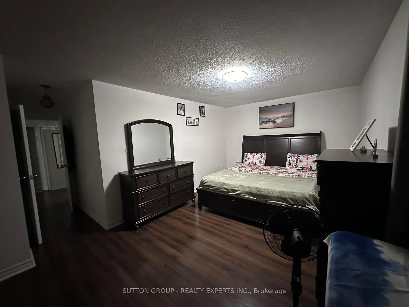 21 Knightsbridge Road, #1810