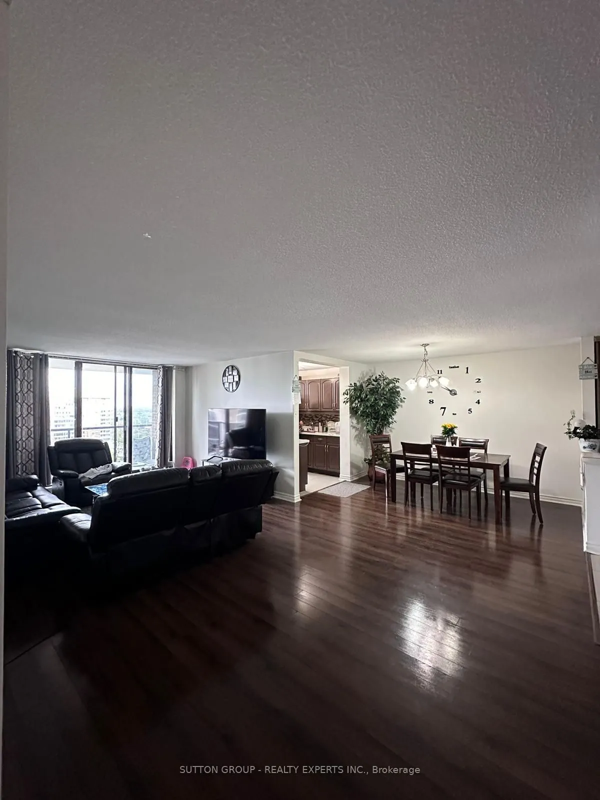 21 Knightsbridge Road, #1810