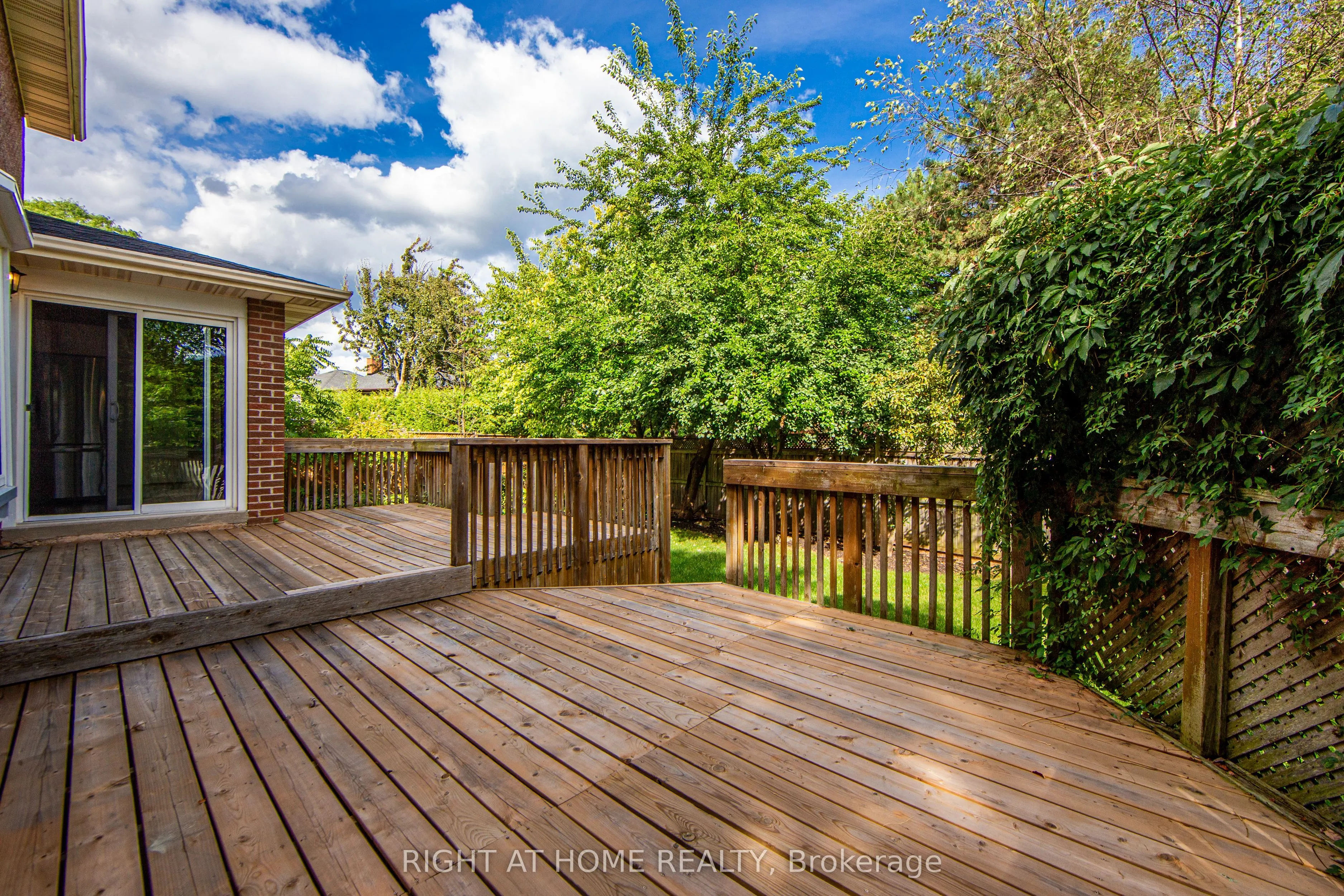 1020 Roxborough Drive