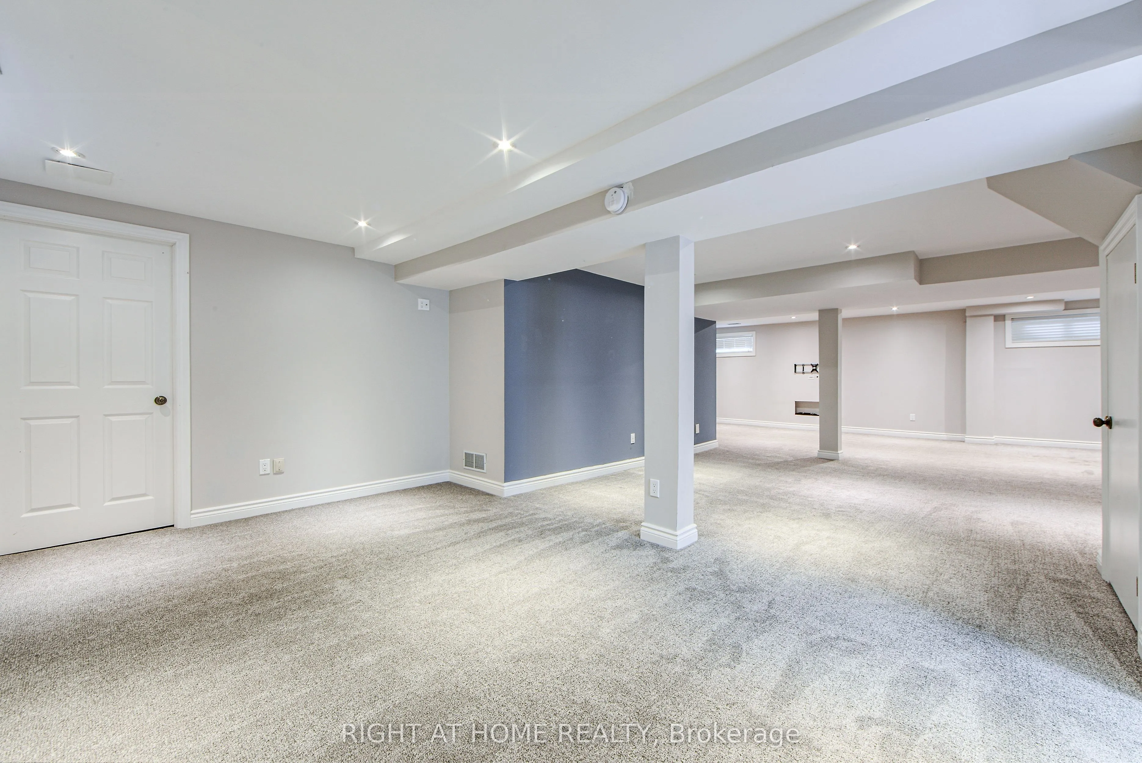 1020 Roxborough Drive