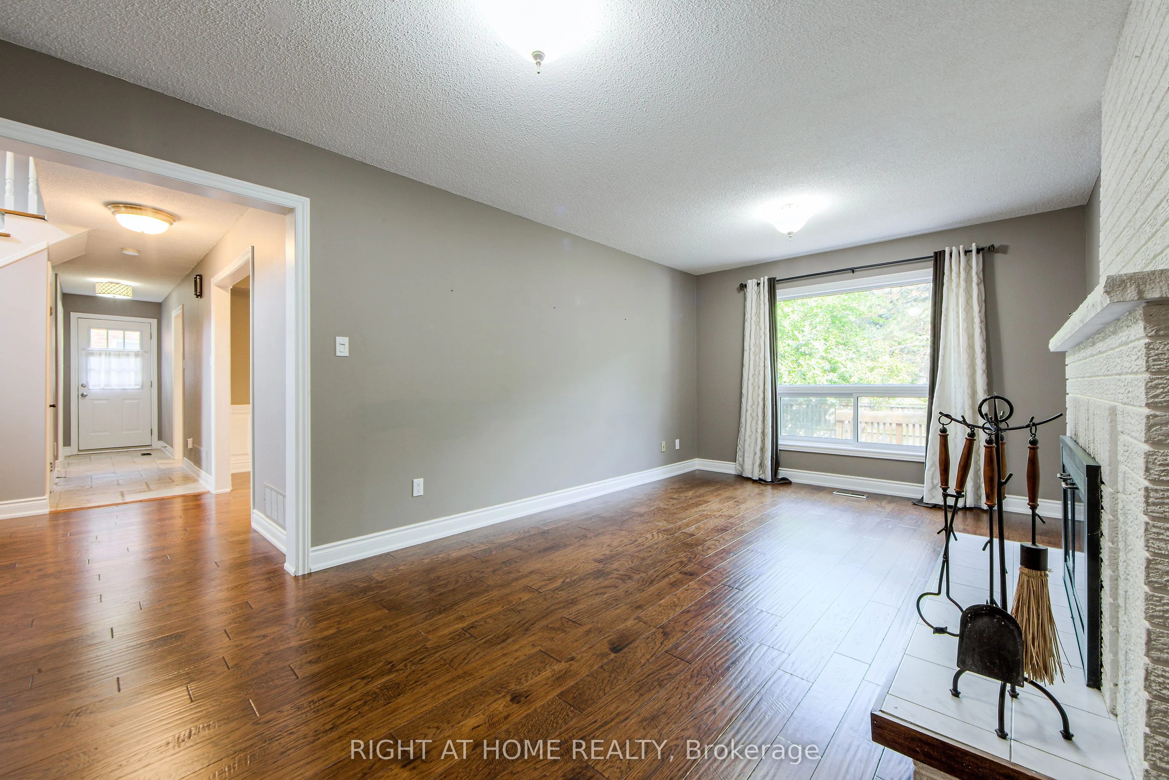 1020 Roxborough Drive