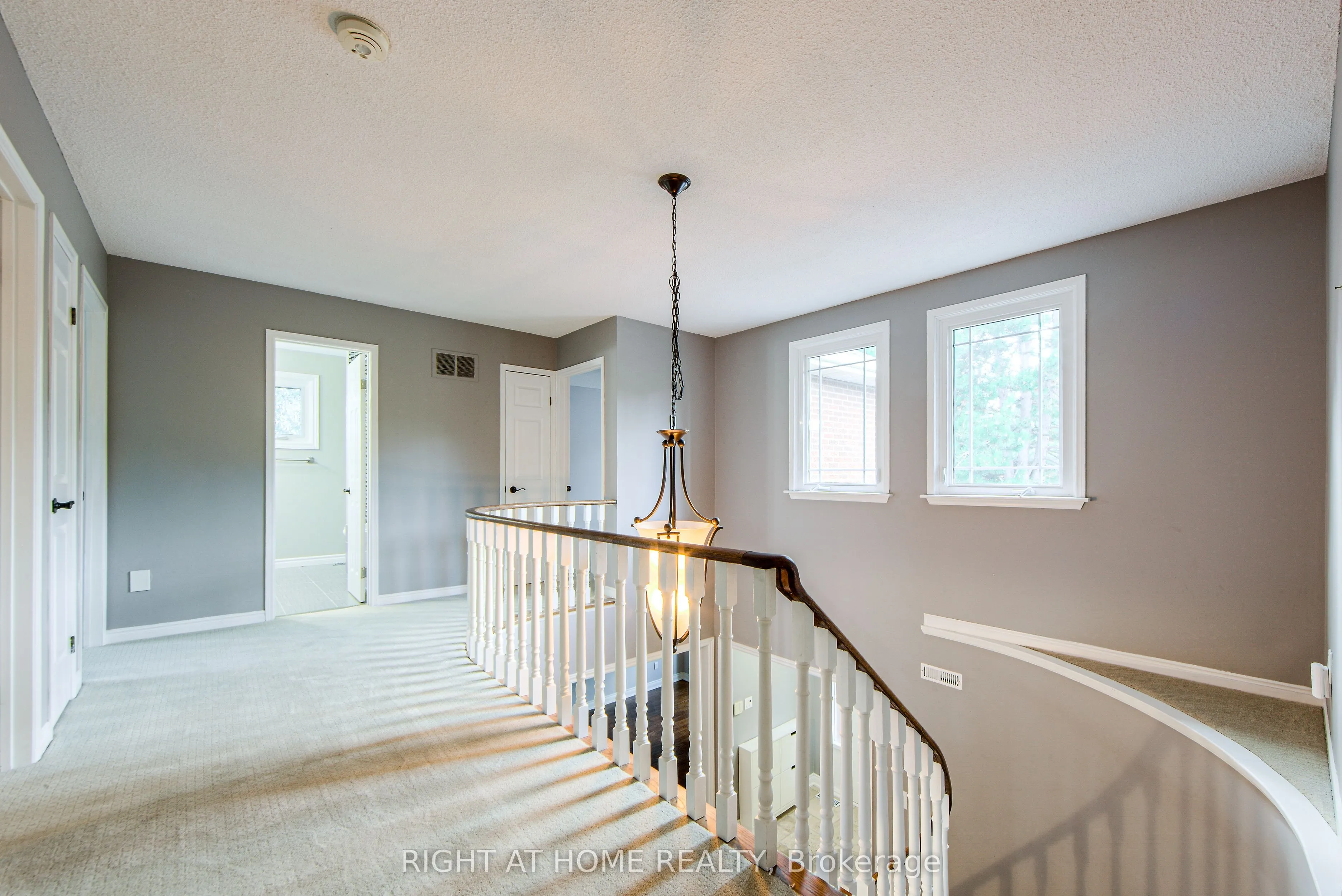 1020 Roxborough Drive