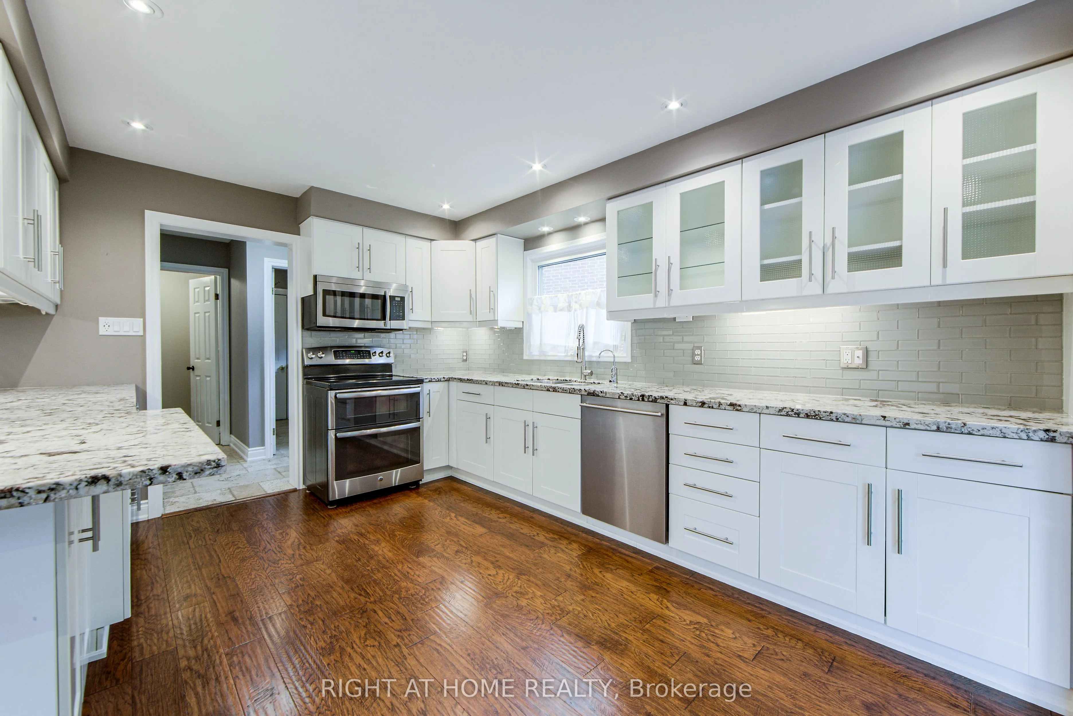 1020 Roxborough Drive