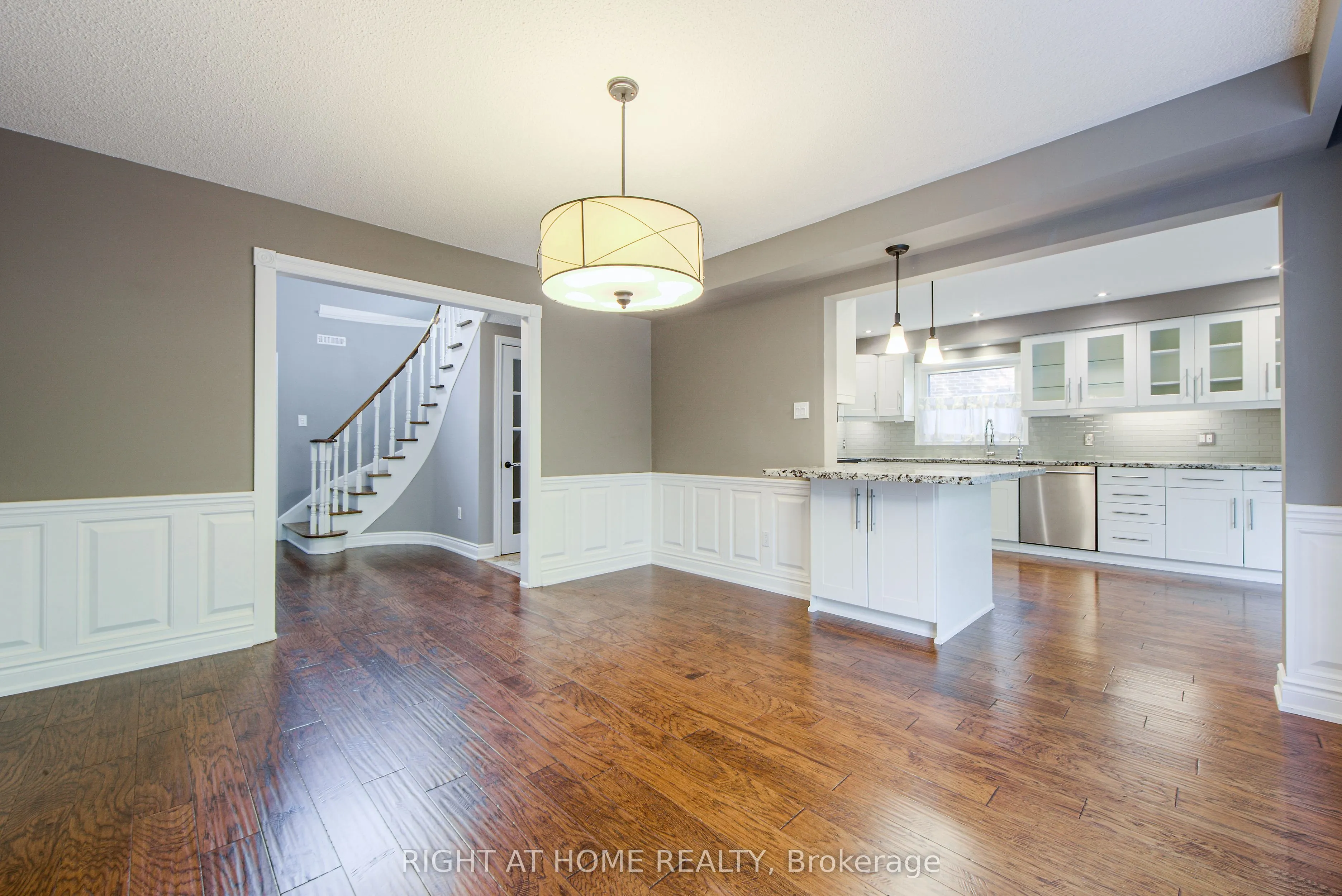 1020 Roxborough Drive