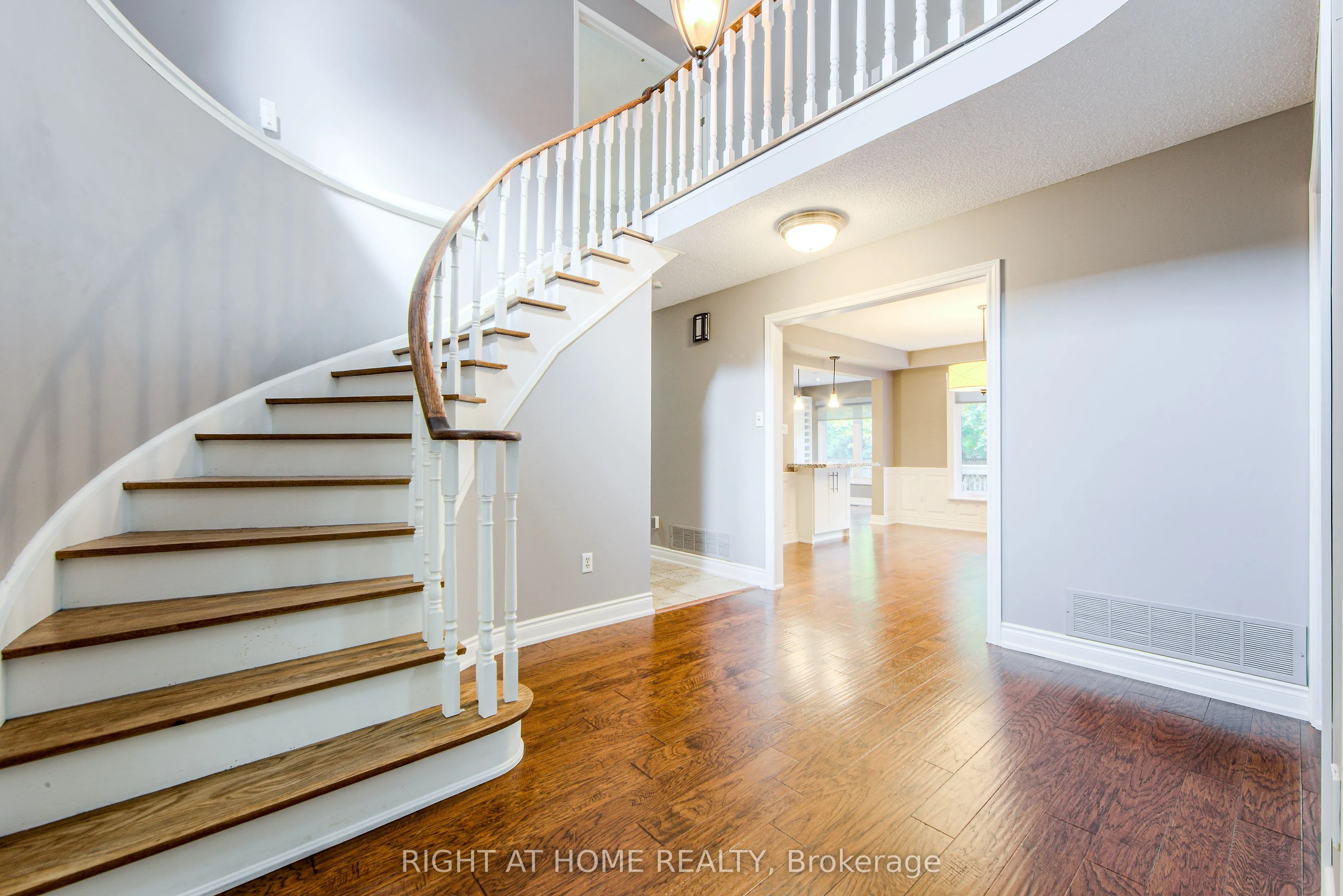 1020 Roxborough Drive