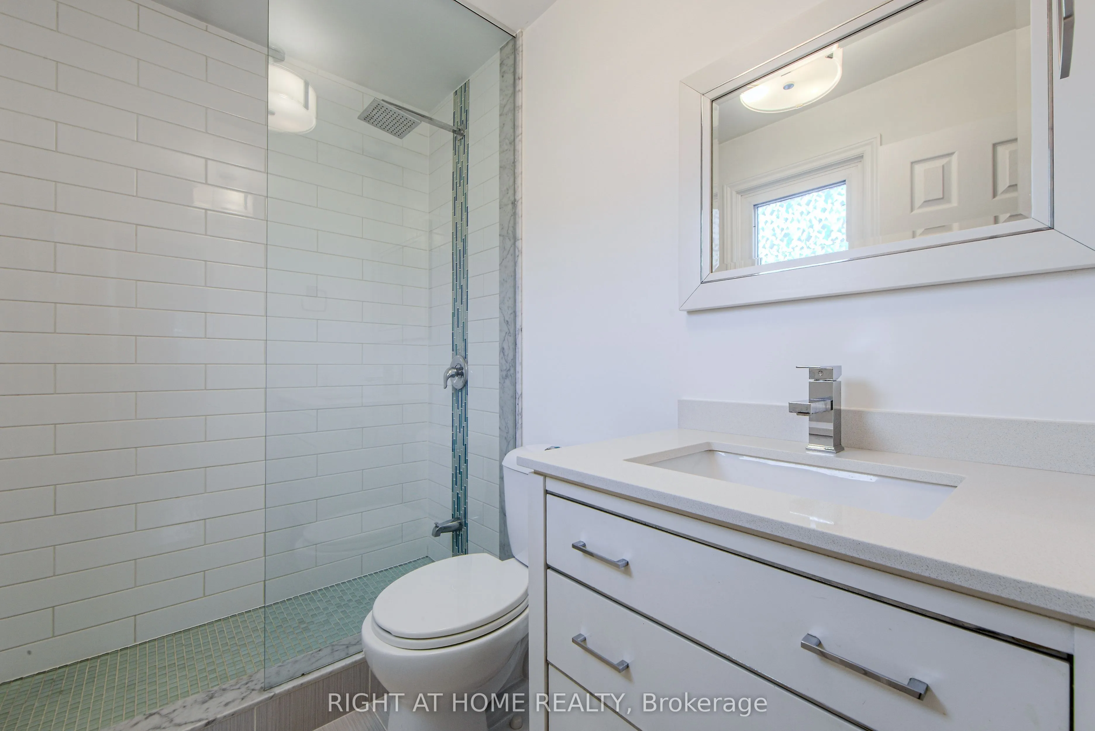 1020 Roxborough Drive