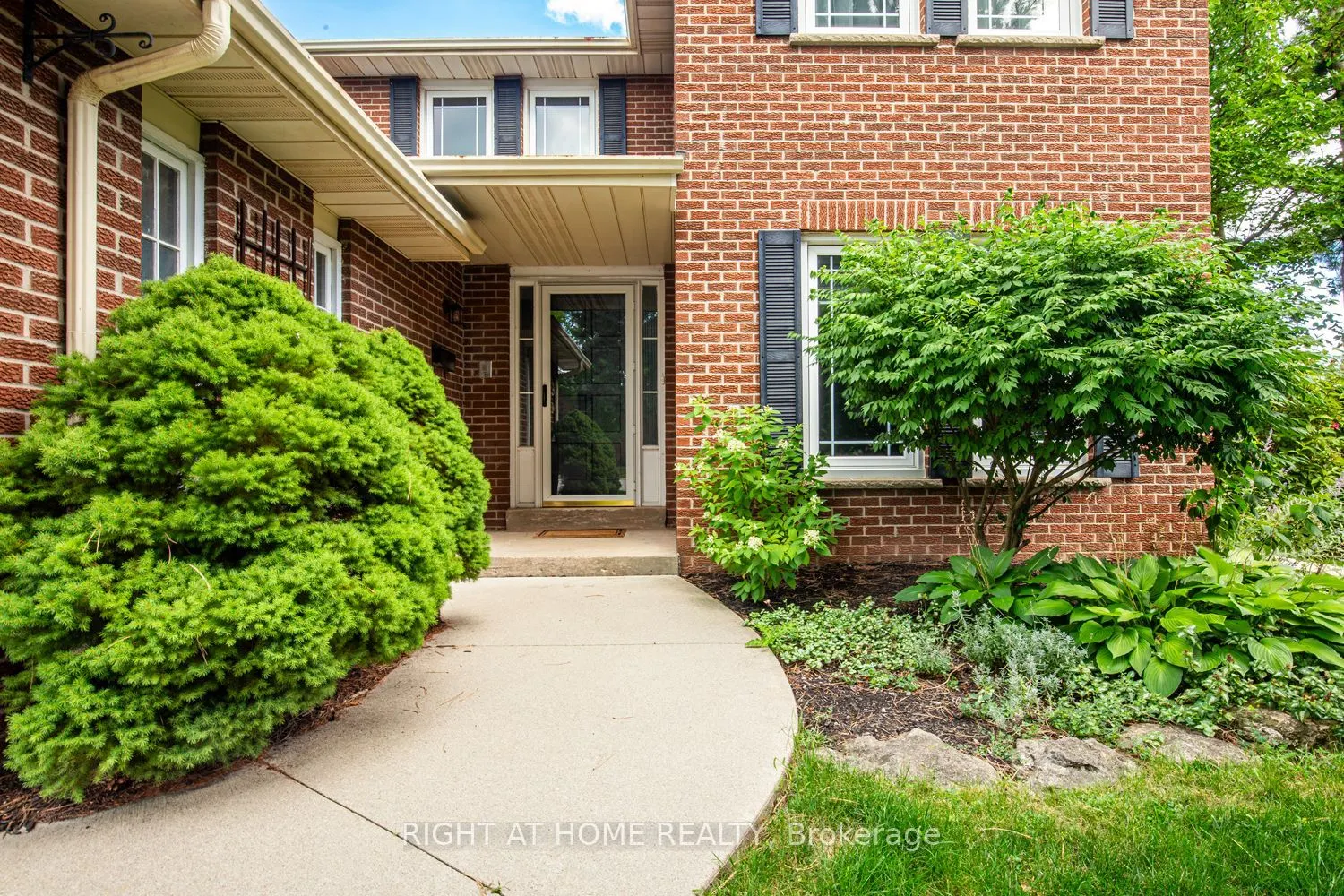 1020 Roxborough Drive